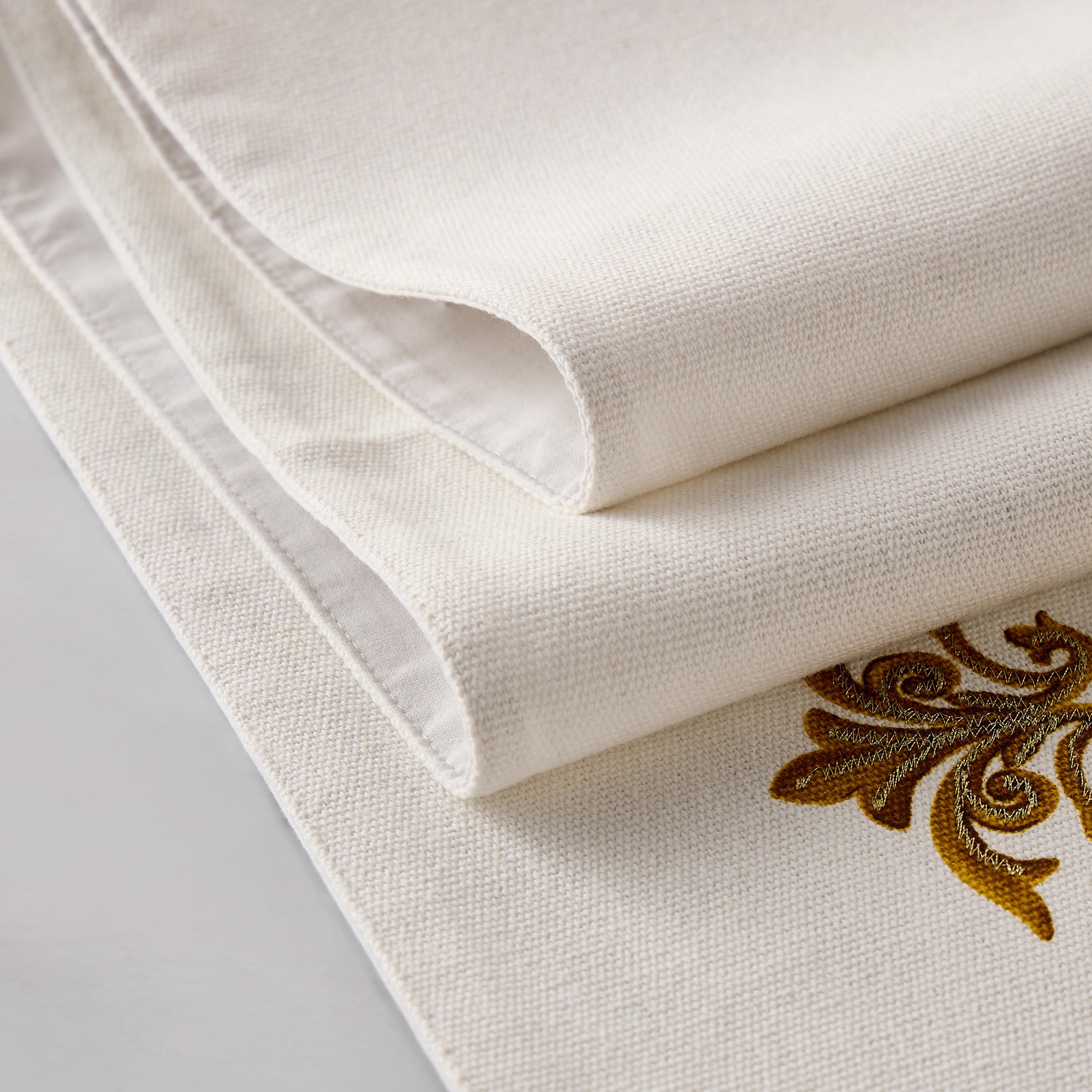 Gia Como Printed Table Runner - 180x33 cms-household-dining-tablelinen-runnersandtablecovers-image-3