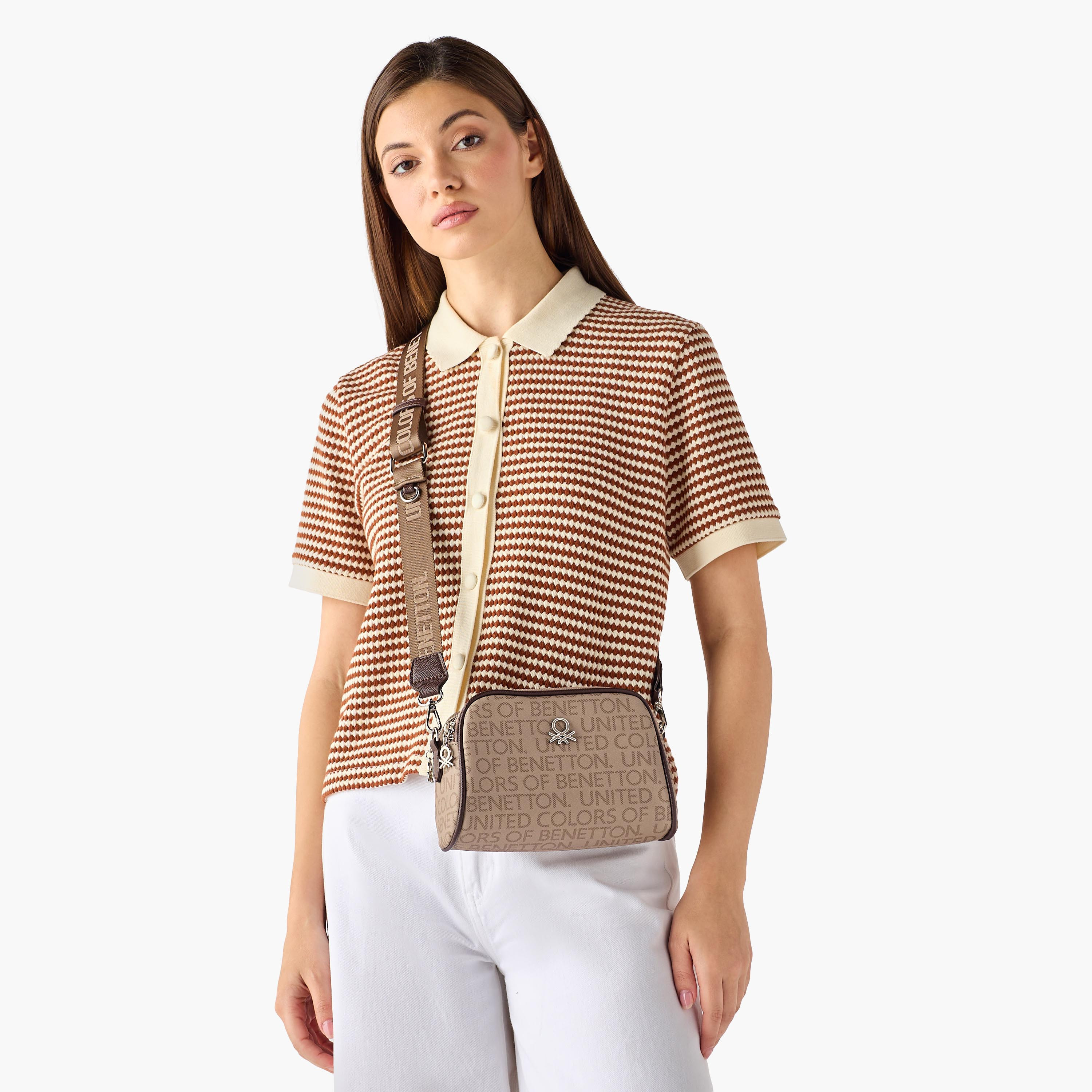 شنطة كروس بودي مع محفظة بطبعات مونوجرام من يونايتد كلرز أوف بينيتون-women-bagsandwallets-handbags-image-2