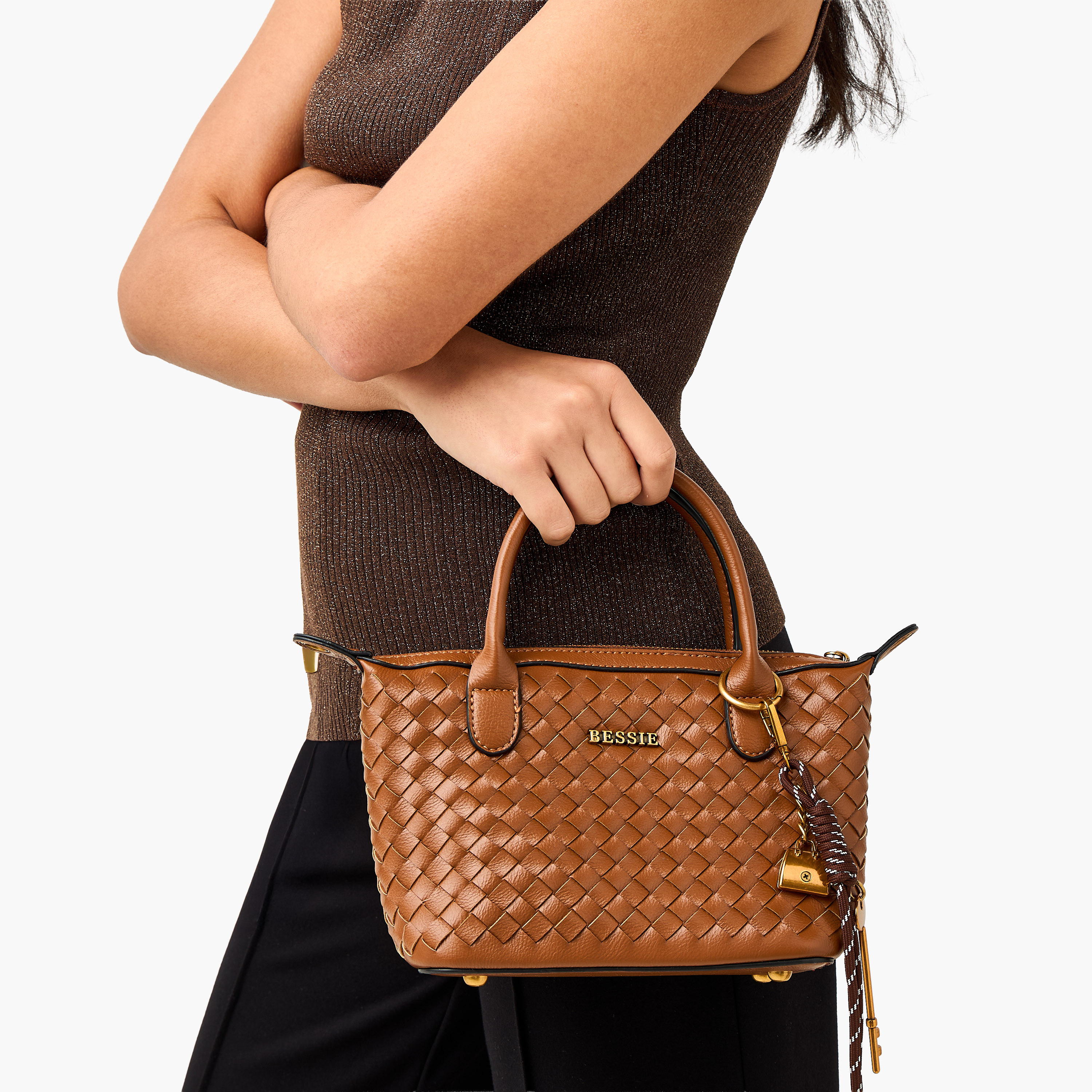 شنطة كتف مضفرة بمقابض مزدوجة من بيسي لندن-women-bagsandwallets-handbags-image-8