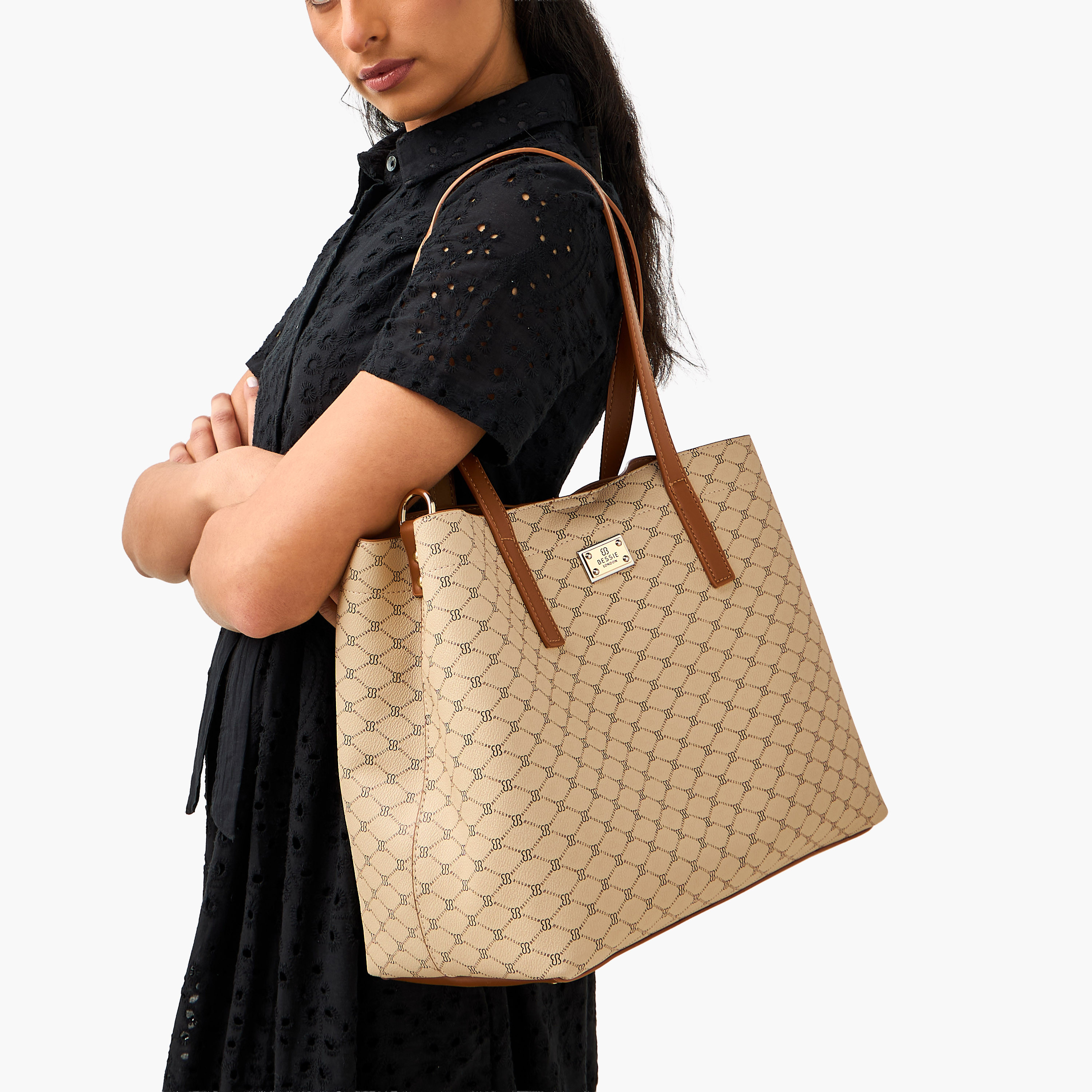 شنطة توتي بطبعات ومقبض مزدوج من بيسي لندن-women-bagsandwallets-handbags-image-8