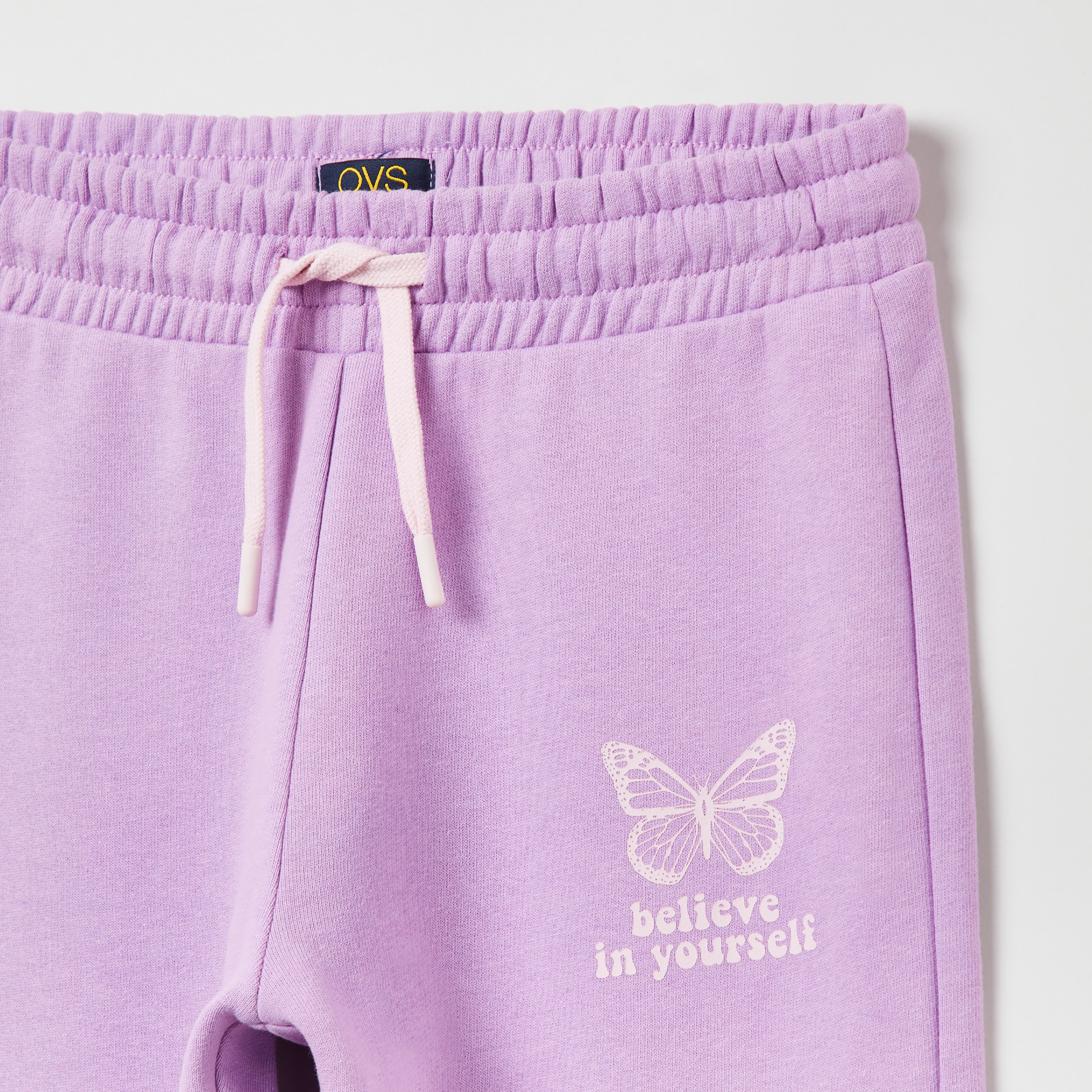 بنطال ركض ناعم بطبعة فراشة من أوه في إس-girls-clothing-bottoms-joggersandtrackpants-image-3