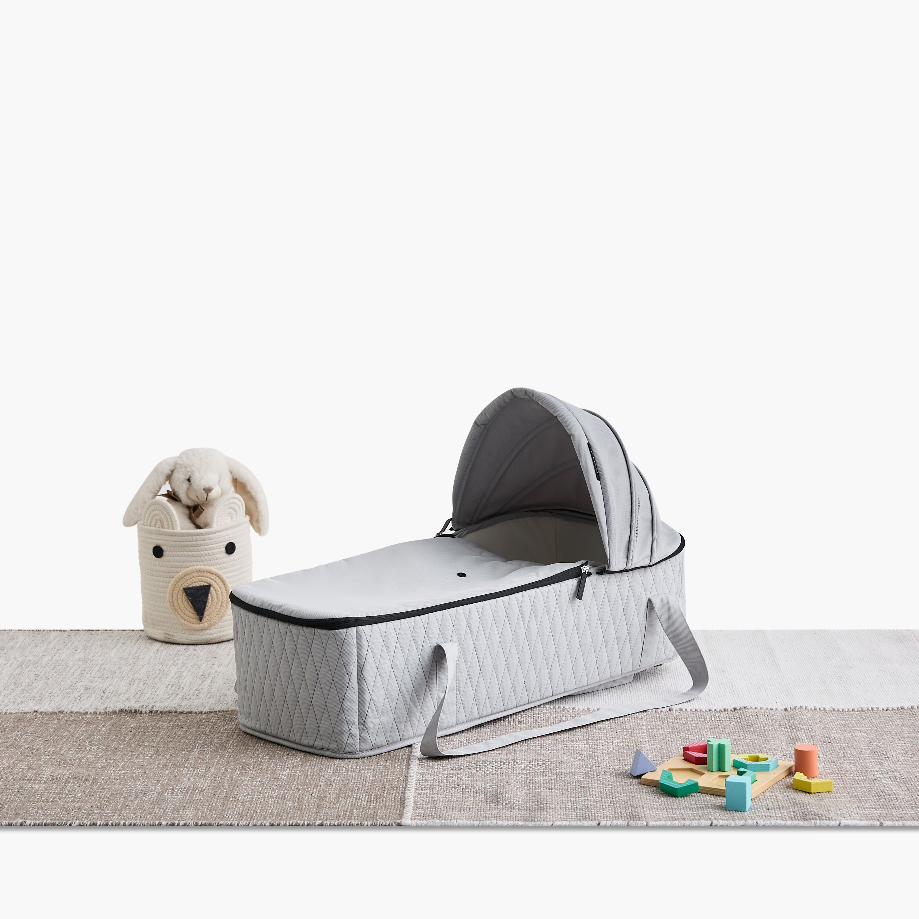 مهد حمل مبطن بسحاب إغلاق جيمي من جونيورز-baby-nursery-babybedding-image-1