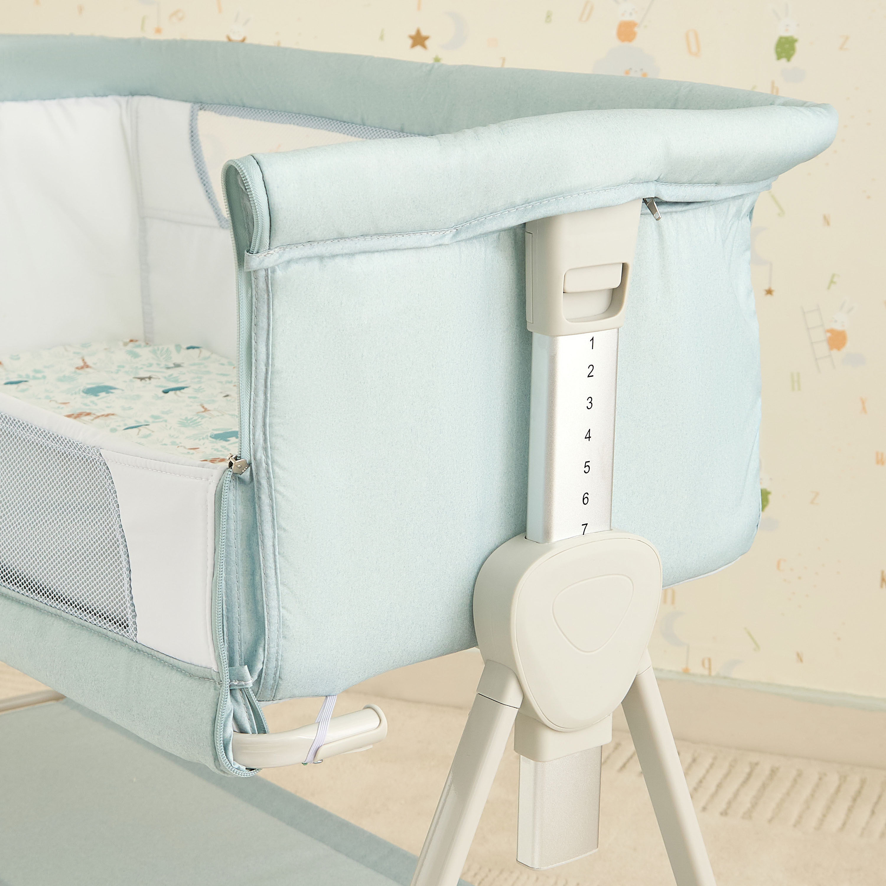 Juniors Percy Baby Bassinet with 7 Adjustable Heights-baby-nursery-furniture-cribsandbeds-bassinets-image-12