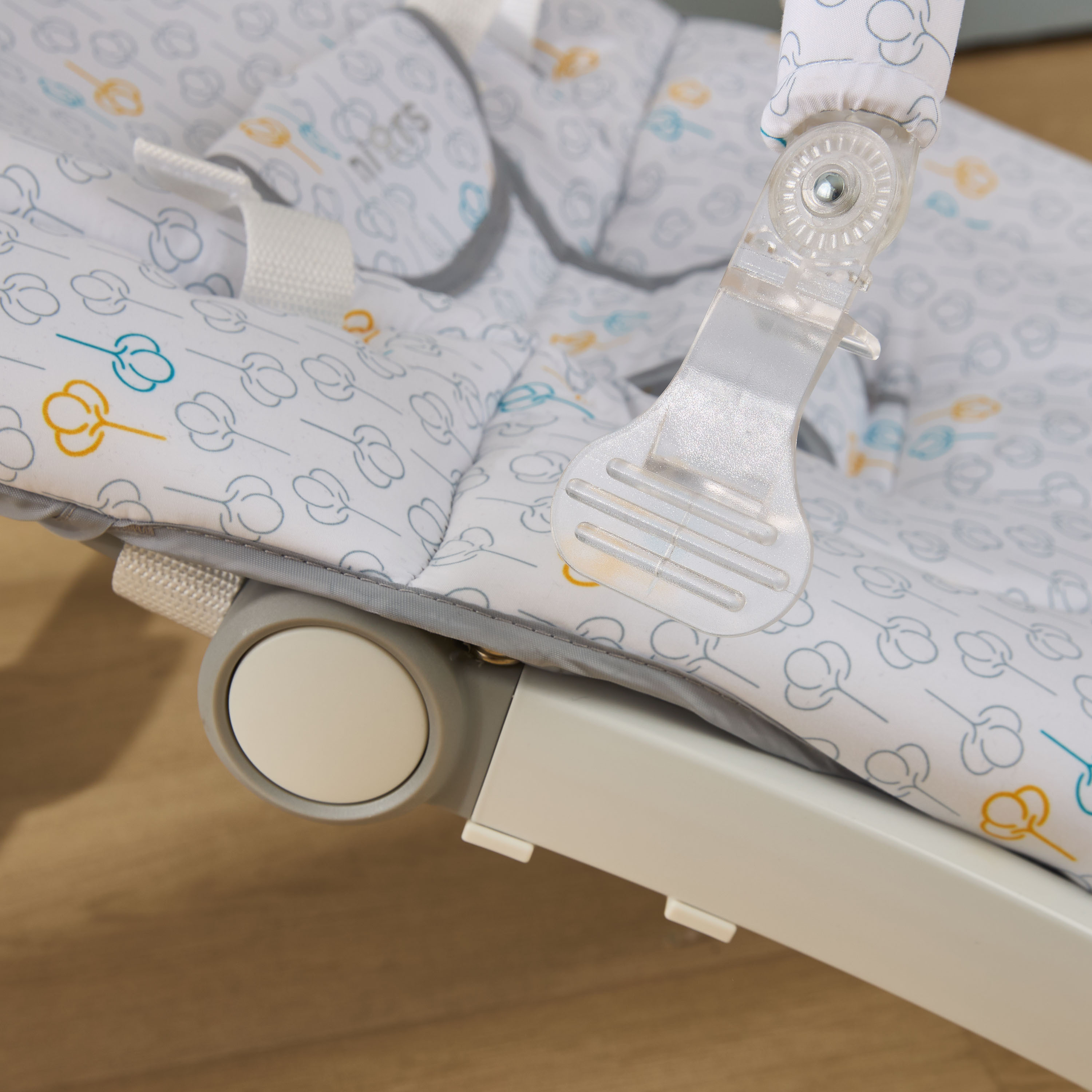 Juniors Oasis Baby Rocker-baby-infantactivity-rockers-image-9