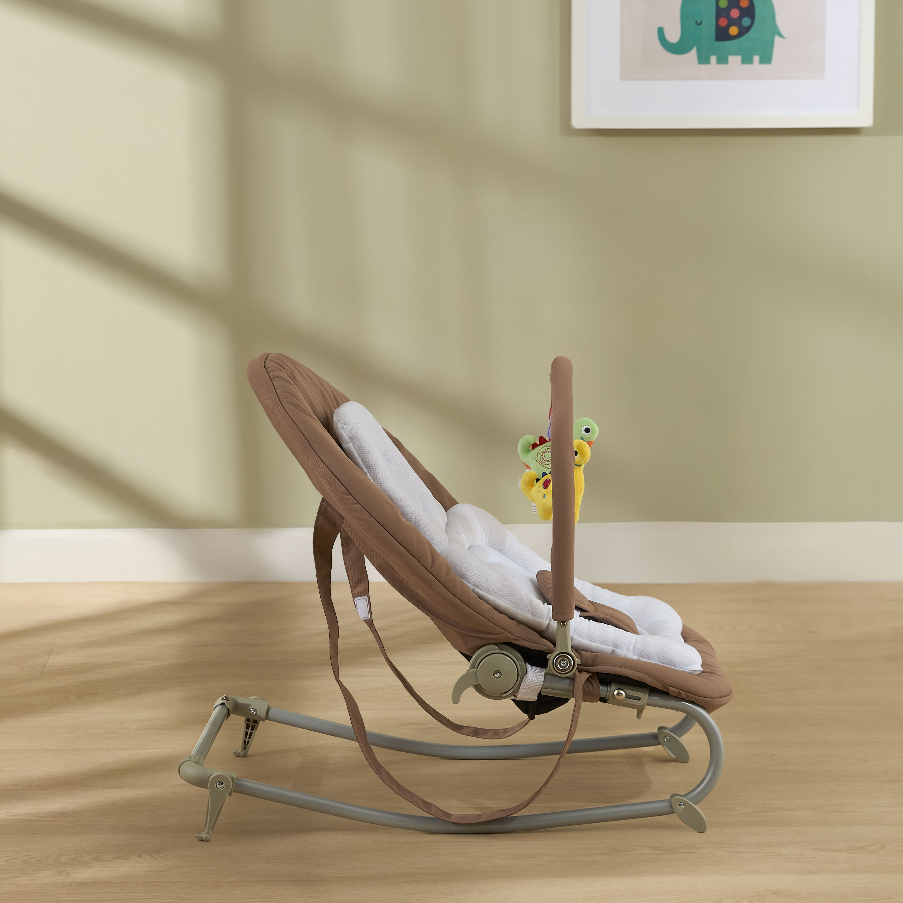 كرسي هزّاز للأطفال من جونيورز-baby-infantactivity-rockers-image-3