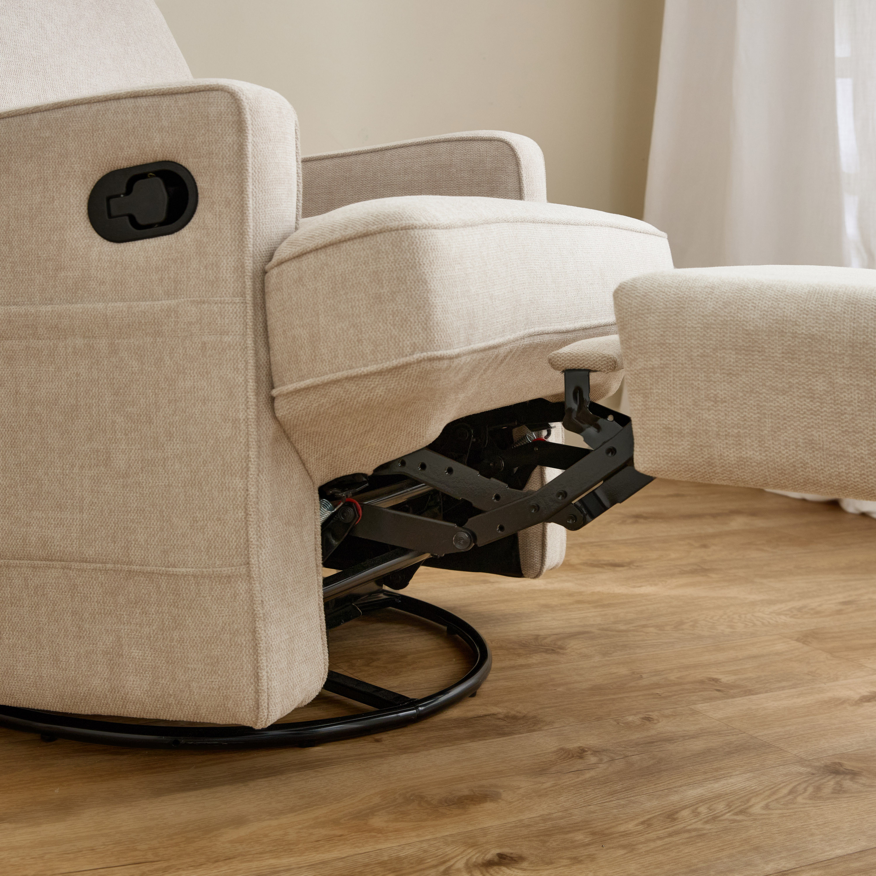 كرسي هزاز بمسند قدم كوين من جيجلز-baby-nursery-furniture-chairsandtables-image-7