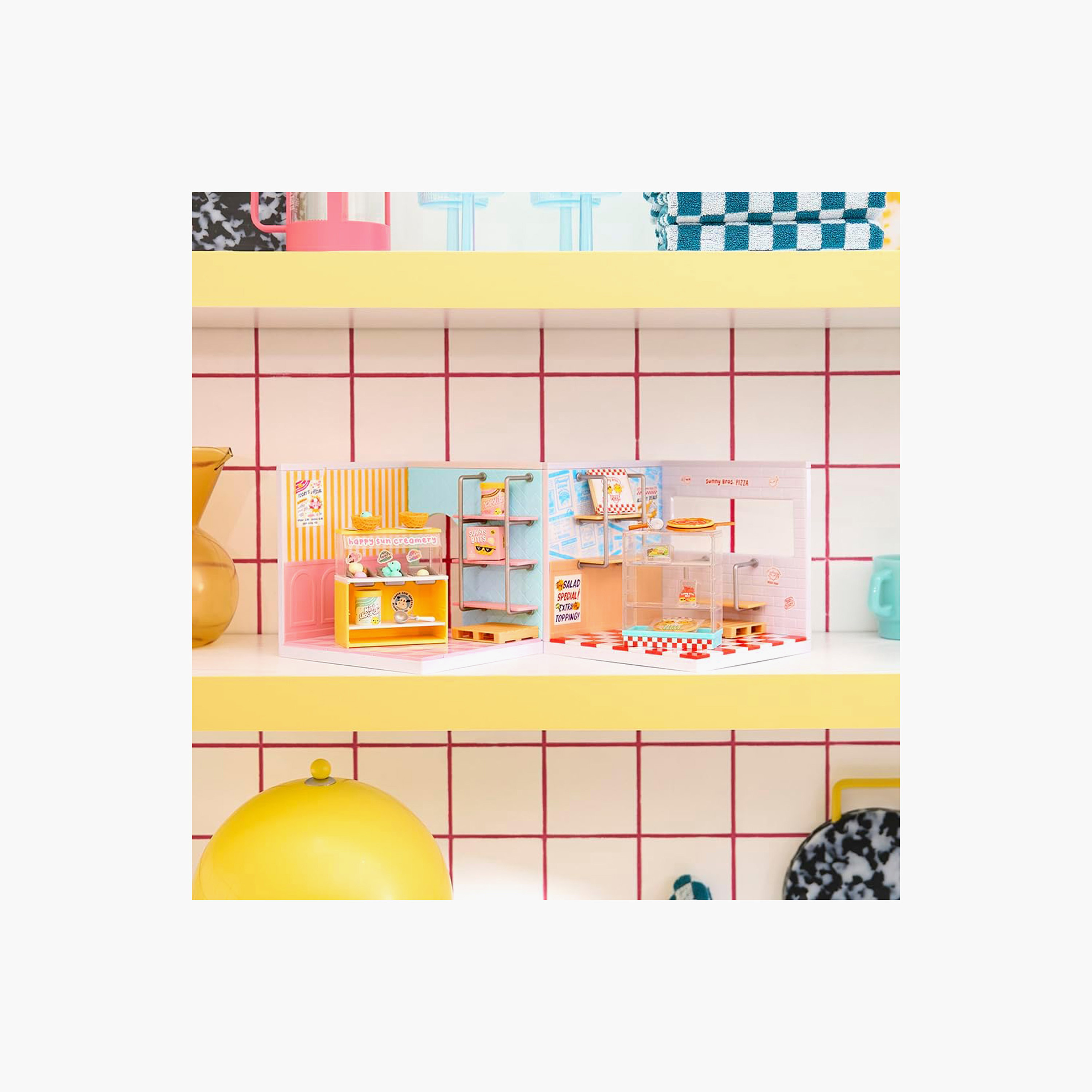 Miniverse Spaces Pizza Diner Playset-toys-noveltyandcollectibles-collectibles-image-8