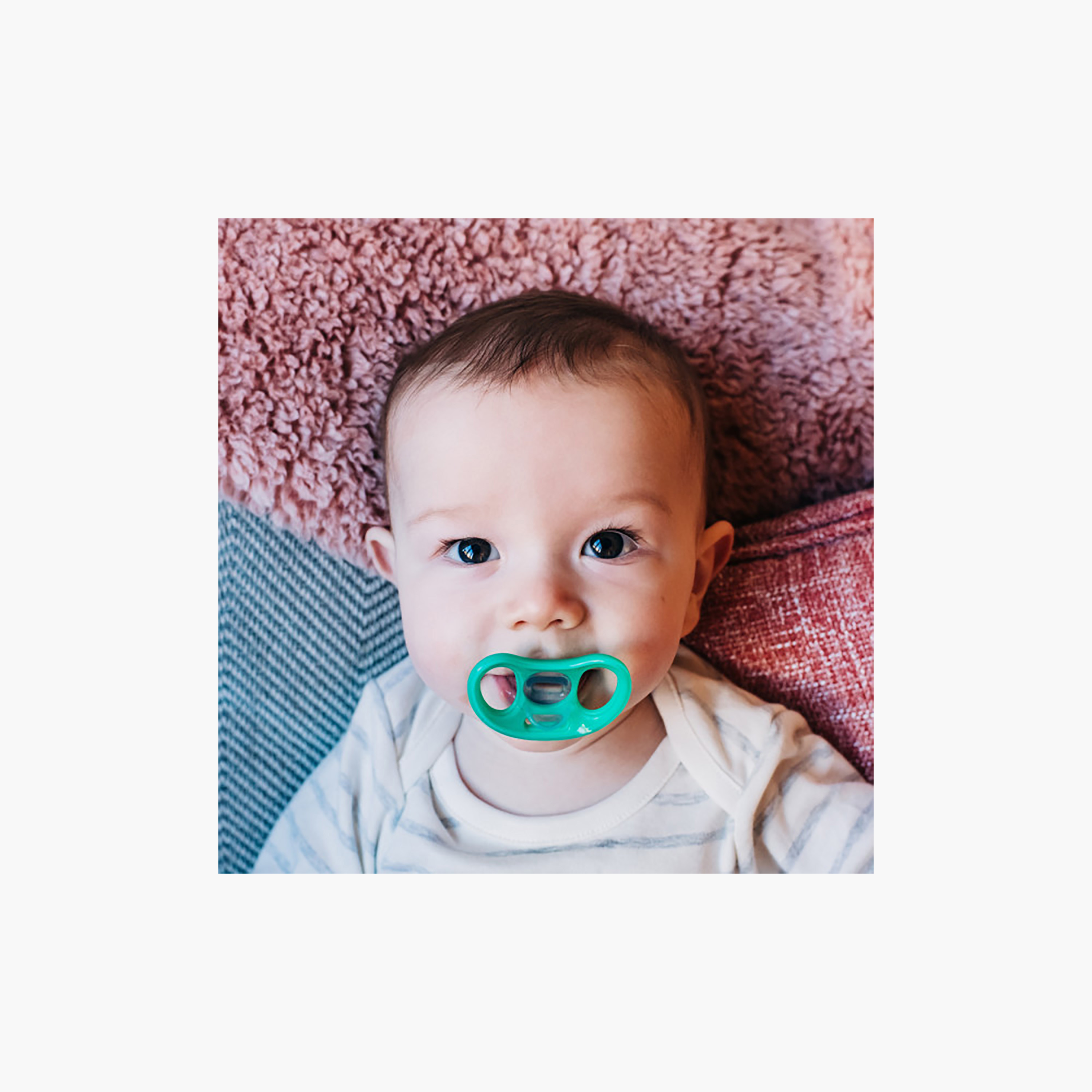 Tommee Tippee 2-Piece Sensitive Soother with Reusable Steriliser Pod - 0-6 months-baby-feeding-pacifiers-image-2
