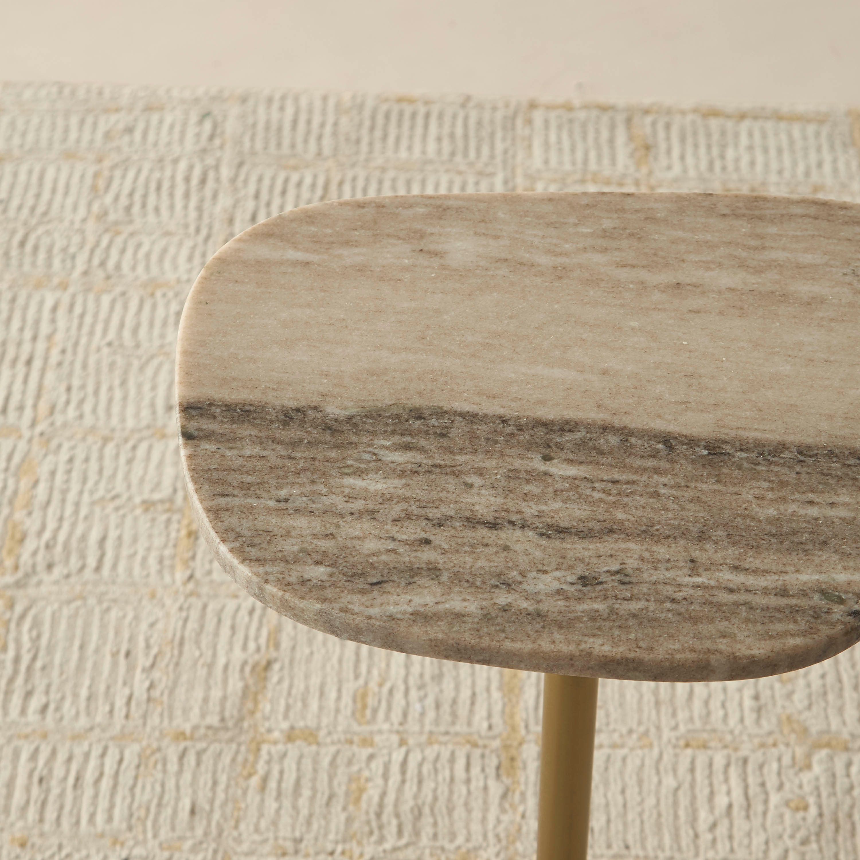طاولة جانبية بسطح رخام وقاعدة عمودية - 35x28x52 سم-furniture-livingroom-sideandendtables-image-3