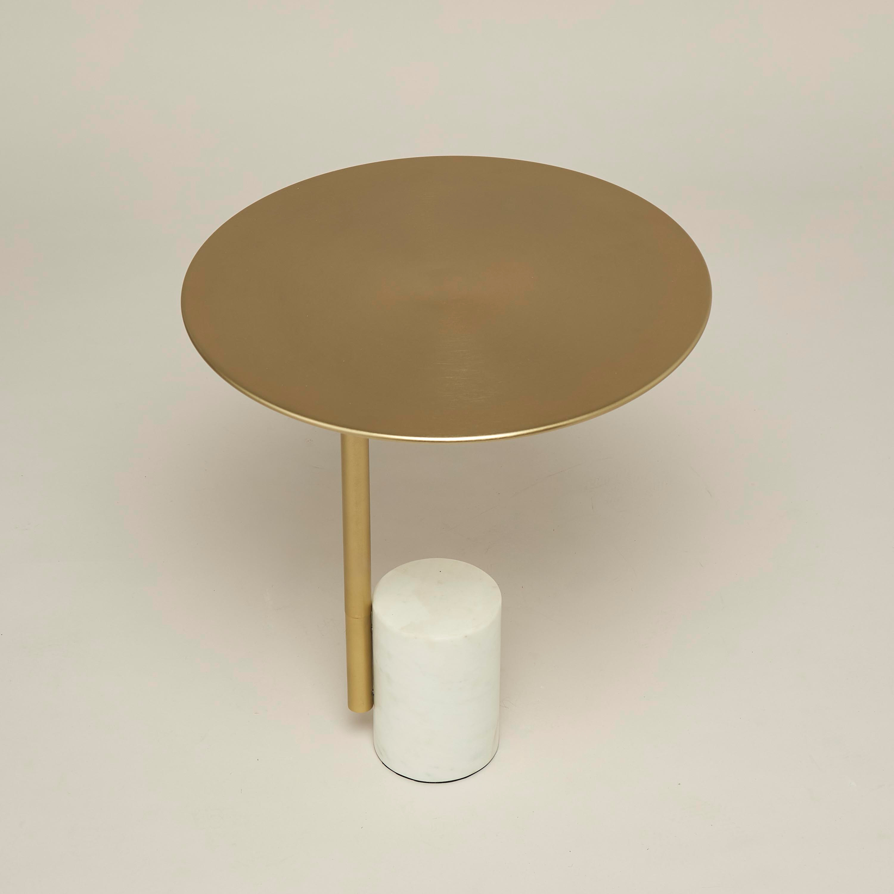 طاولة جانبية بسطح رخام وقاعدة عمودية - 46x46x41 سم-furniture-livingroom-sideandendtables-image-6