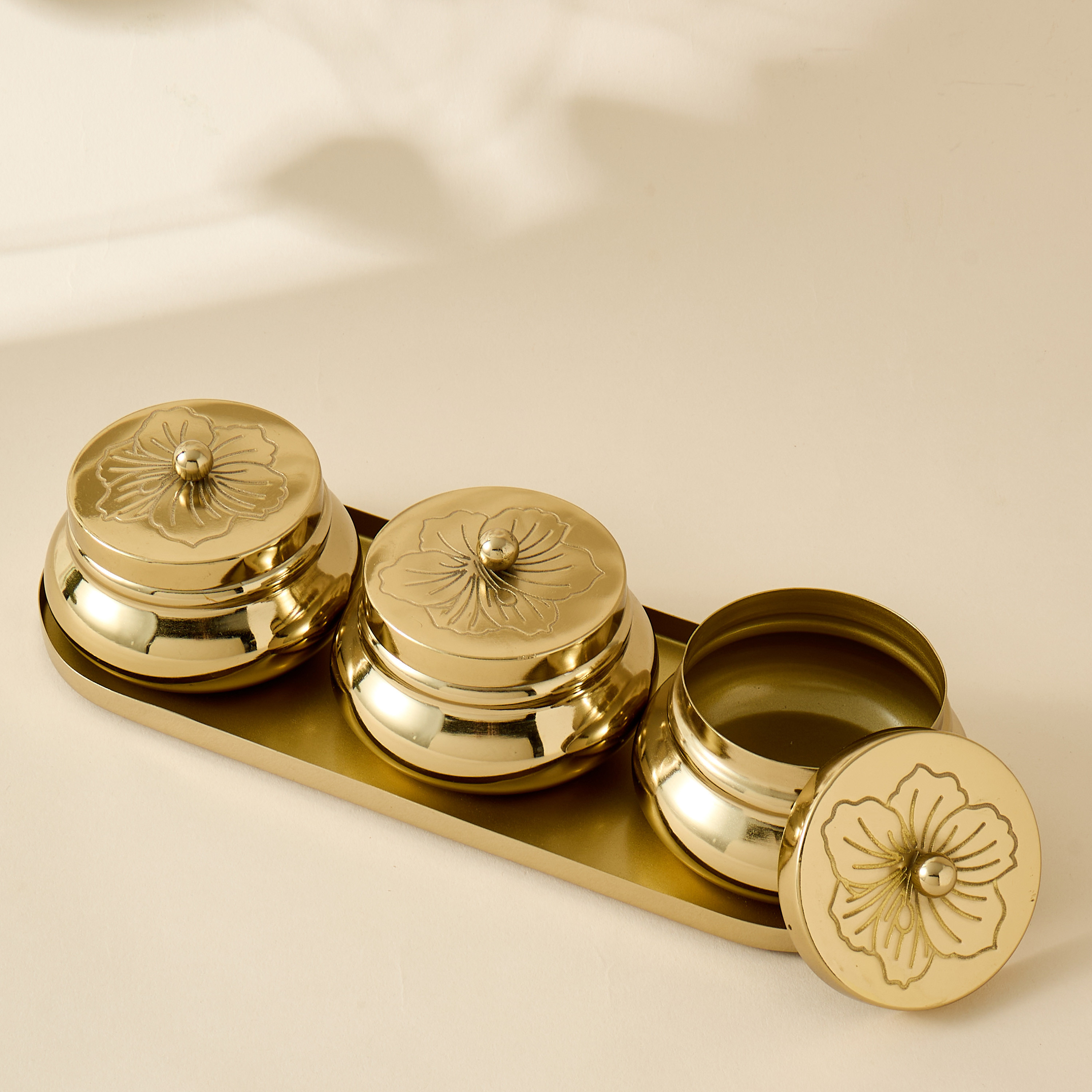 Hibiscus Engraved 3-Piece Jar Set with Tray-household-dining-serveware-chipsanddip-image-2