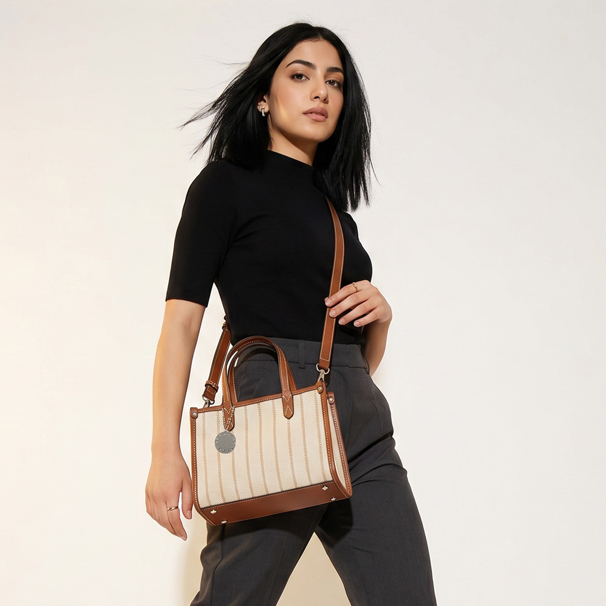 شنطة توتي بارزة الملمس بسحاب إغلاق من مارينا جالانتي-women-bagsandwallets-handbags-image-2