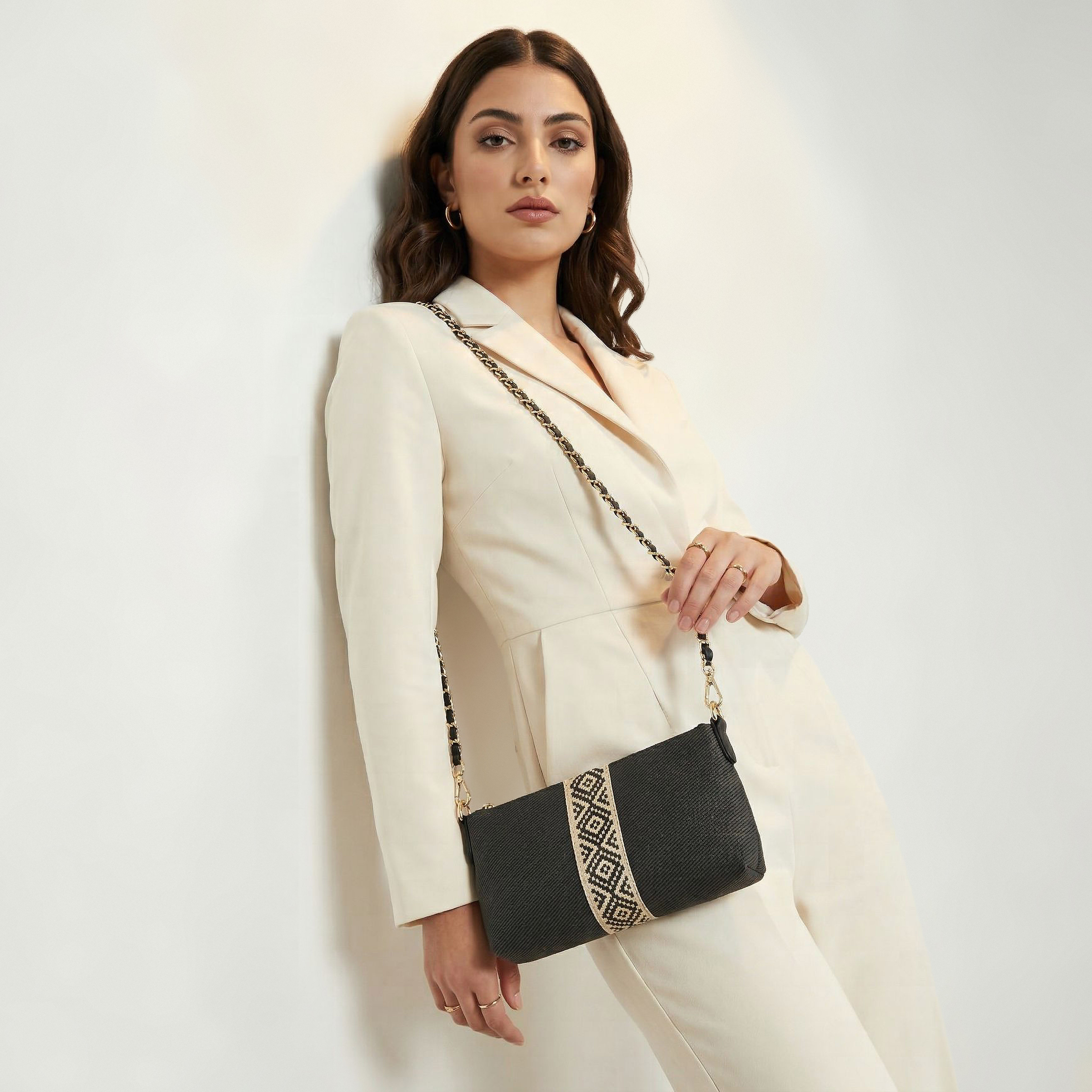 Le Confort Textured Crossbody Bag with Detachable Chain Strap-women-bagsandwallets-handbags-image-2