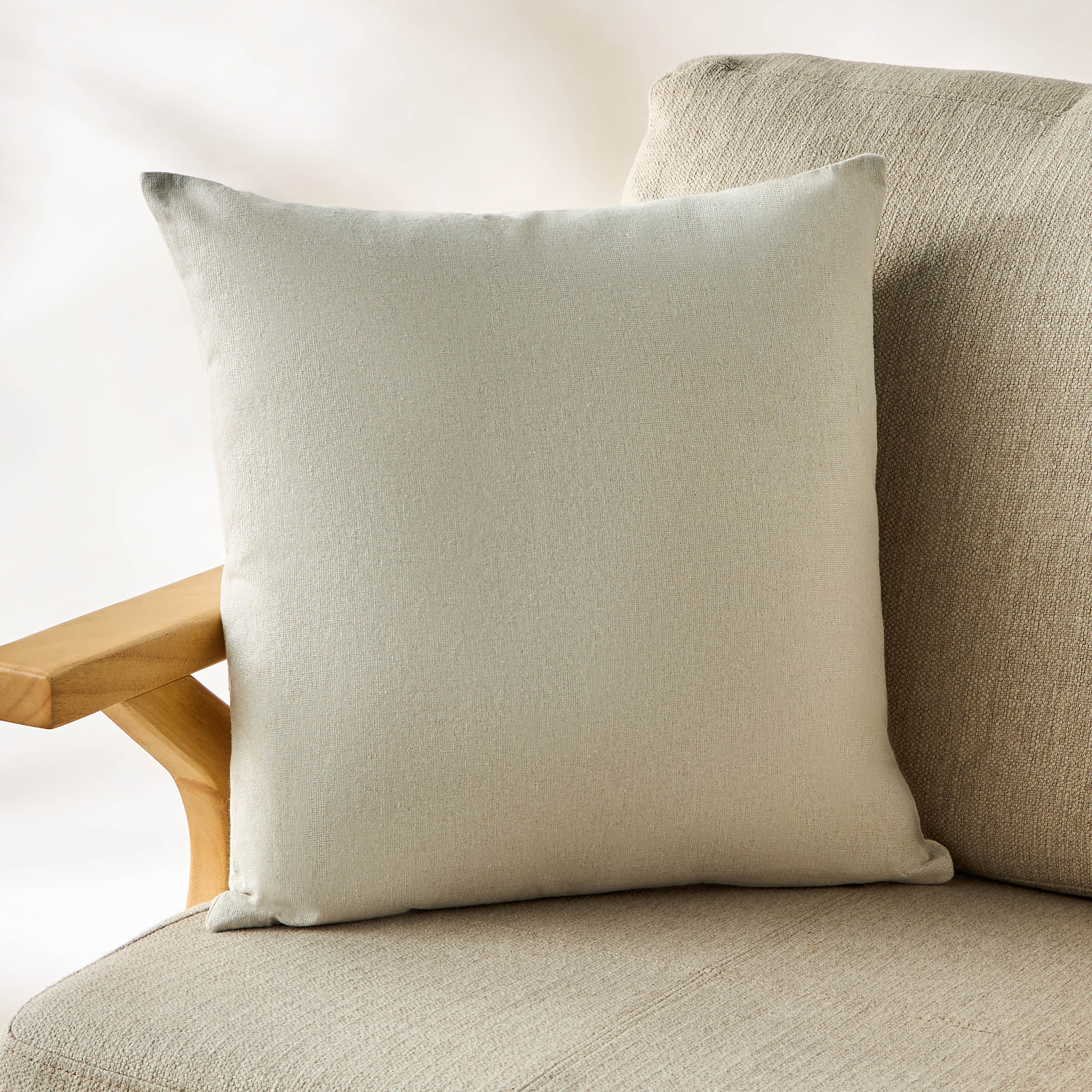 Filled Cushion with Zip Closure - 45x45 cm-household-cushionsandthrows-filledcushions-decorativecushions-image-2