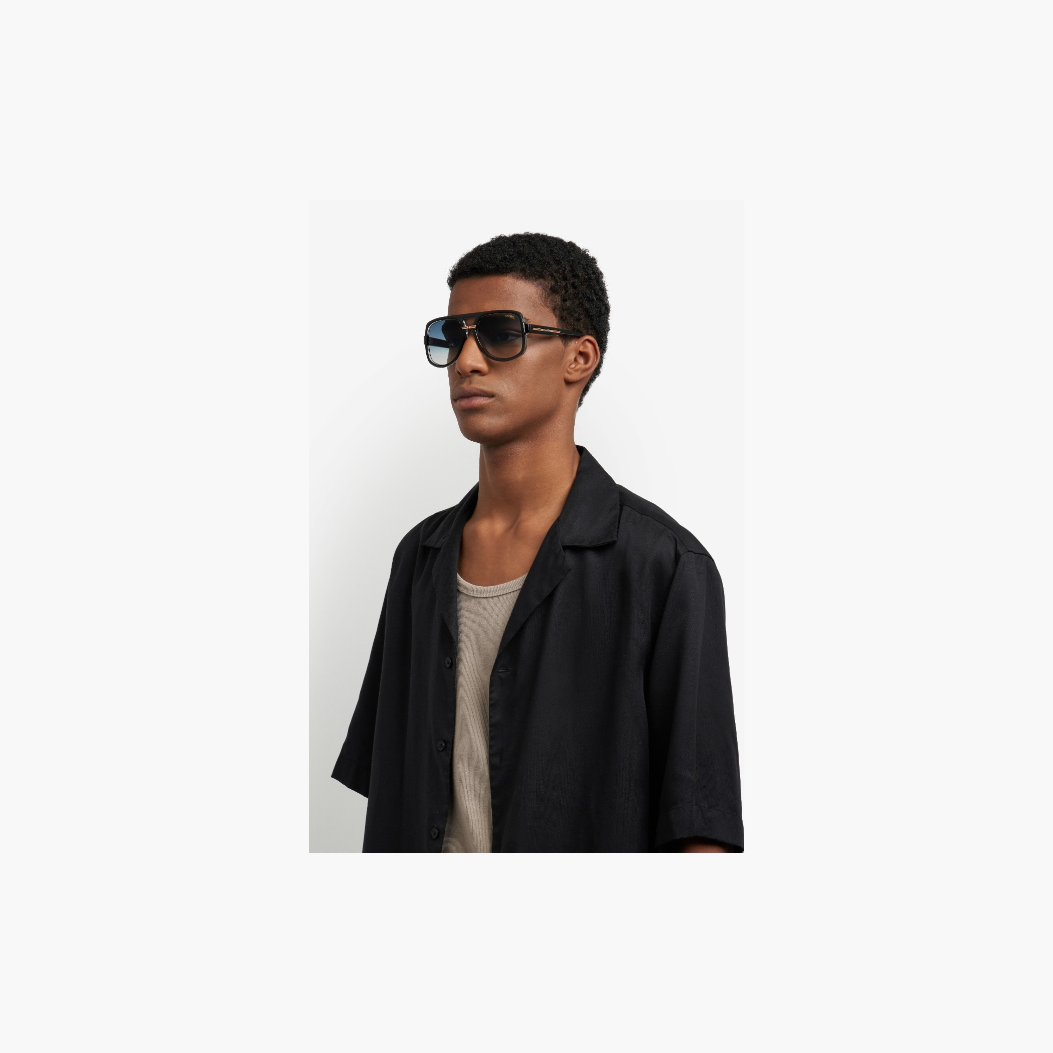 نظارة شمسية أفياتور بعدسات زرقاء متدرجة-men-sunglasses-image-8