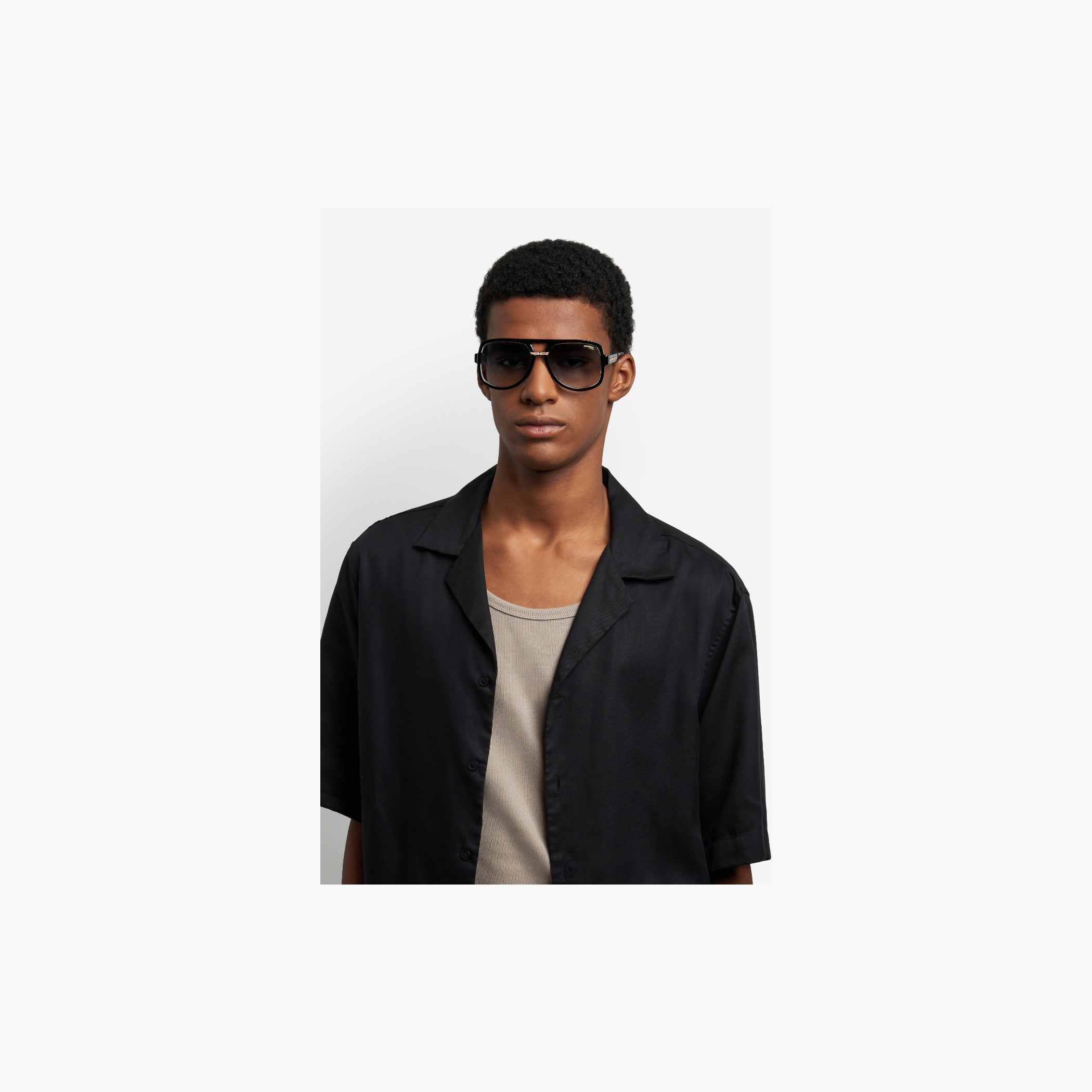 نظارة شمسية أفياتور بعدسات زرقاء متدرجة-men-sunglasses-image-9