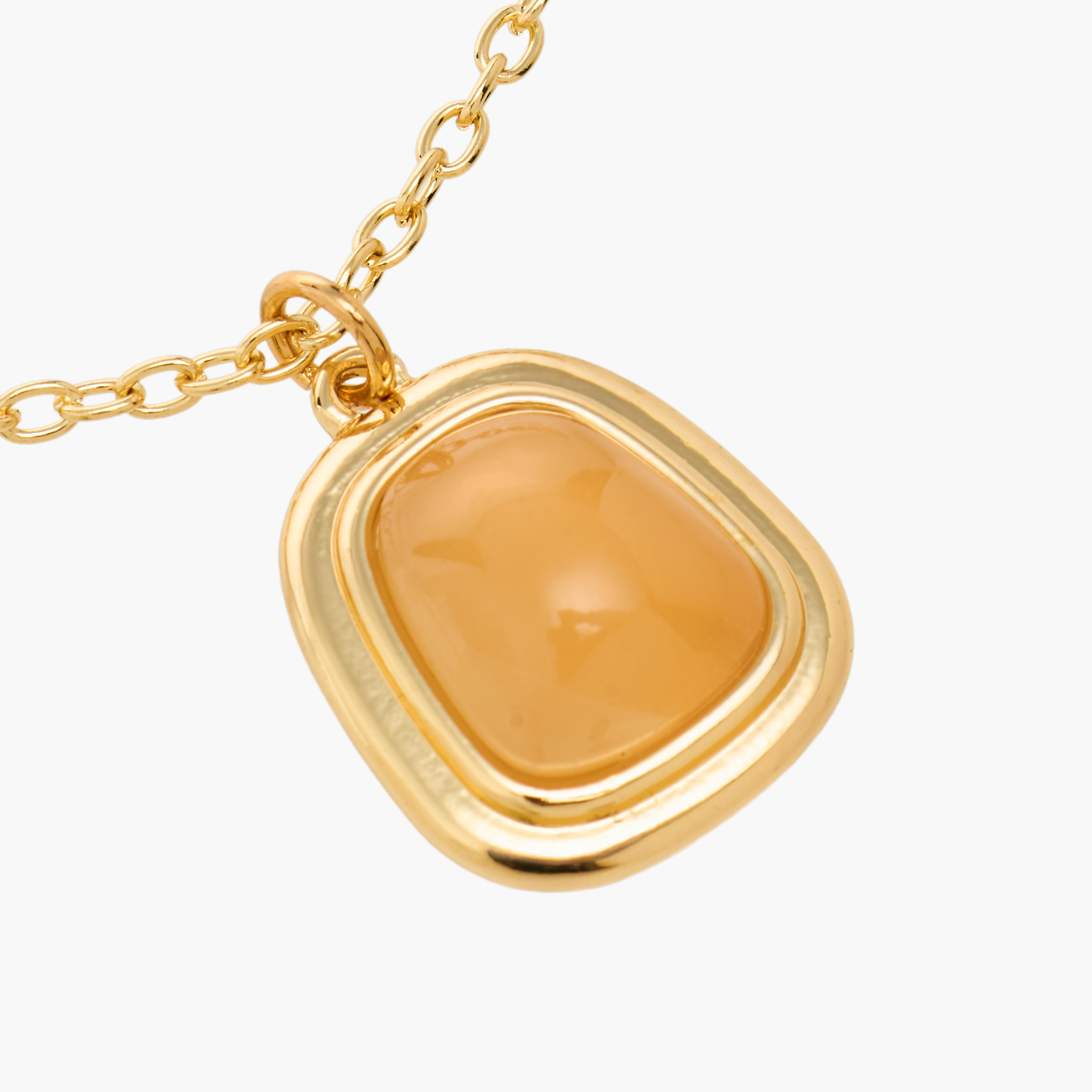 حلق وعقد باللون الذهبي مزين بدلاية - طقم من قطعتين-women-watchesandjewellery-jewellery-jewellerysets-image-2