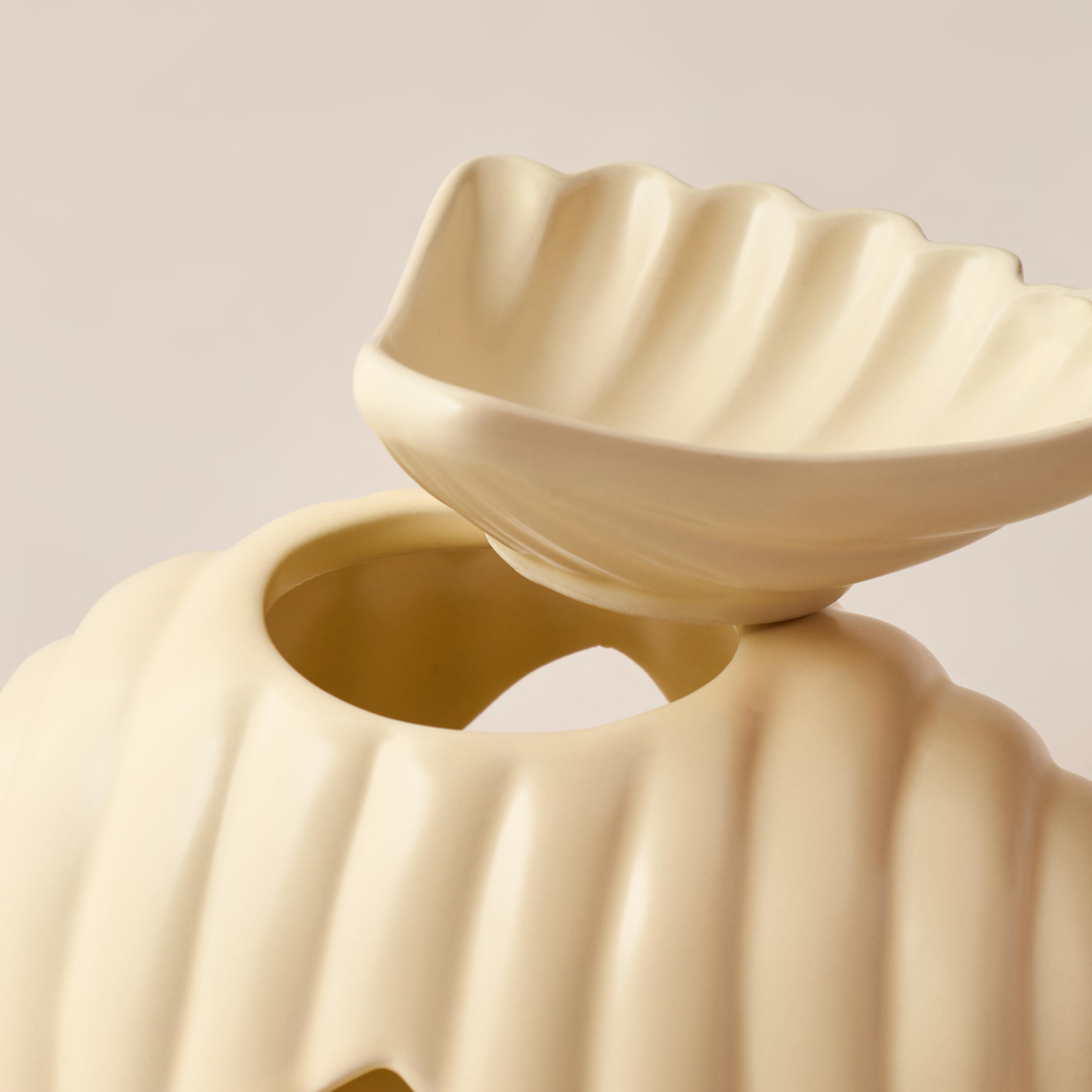 Pearline Polyresin Oil Burner-household-homefragrance-burners-image-3