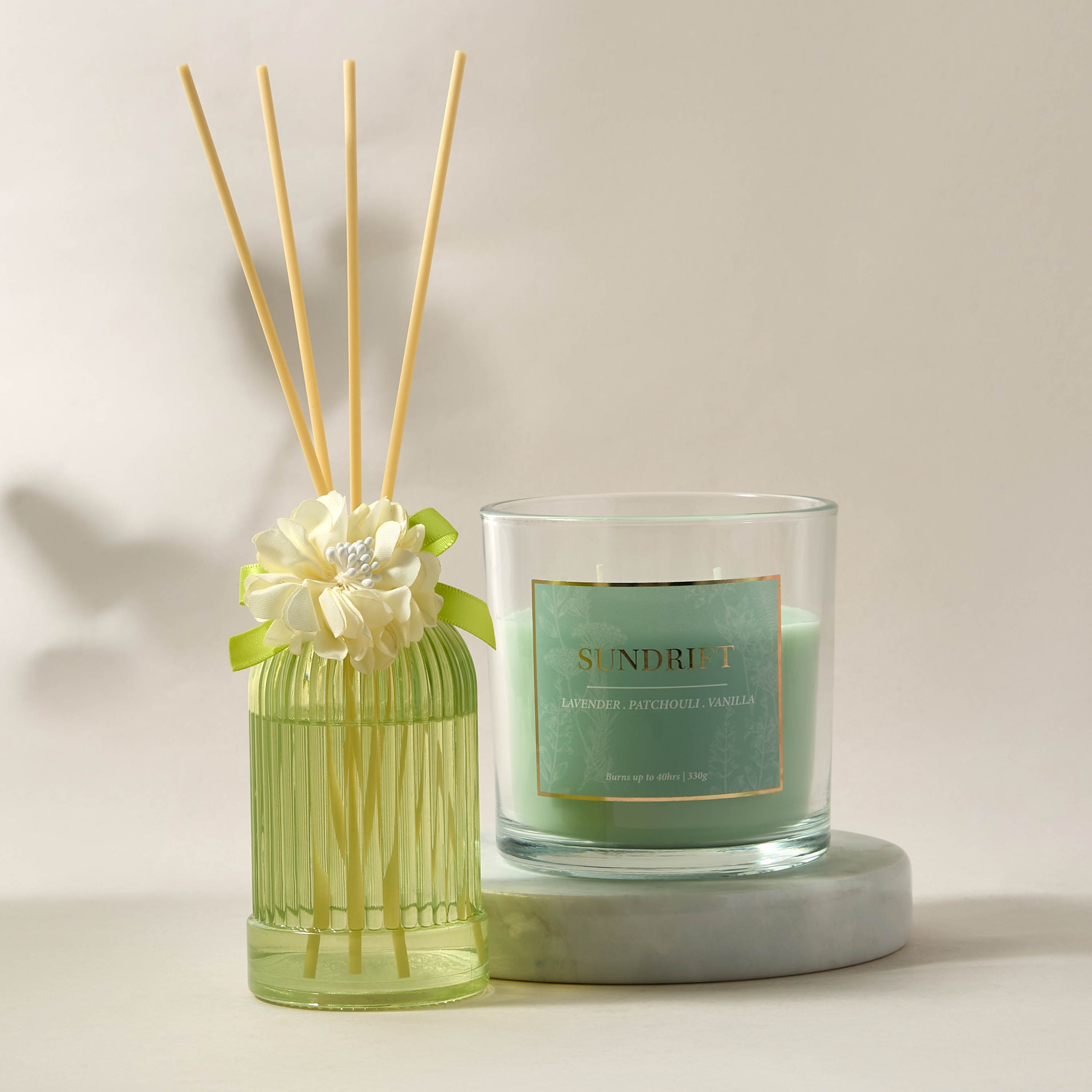 Aura Luxe Jar Candle 330gms Sundrift- Green-household-homefragrance-candles-image-5