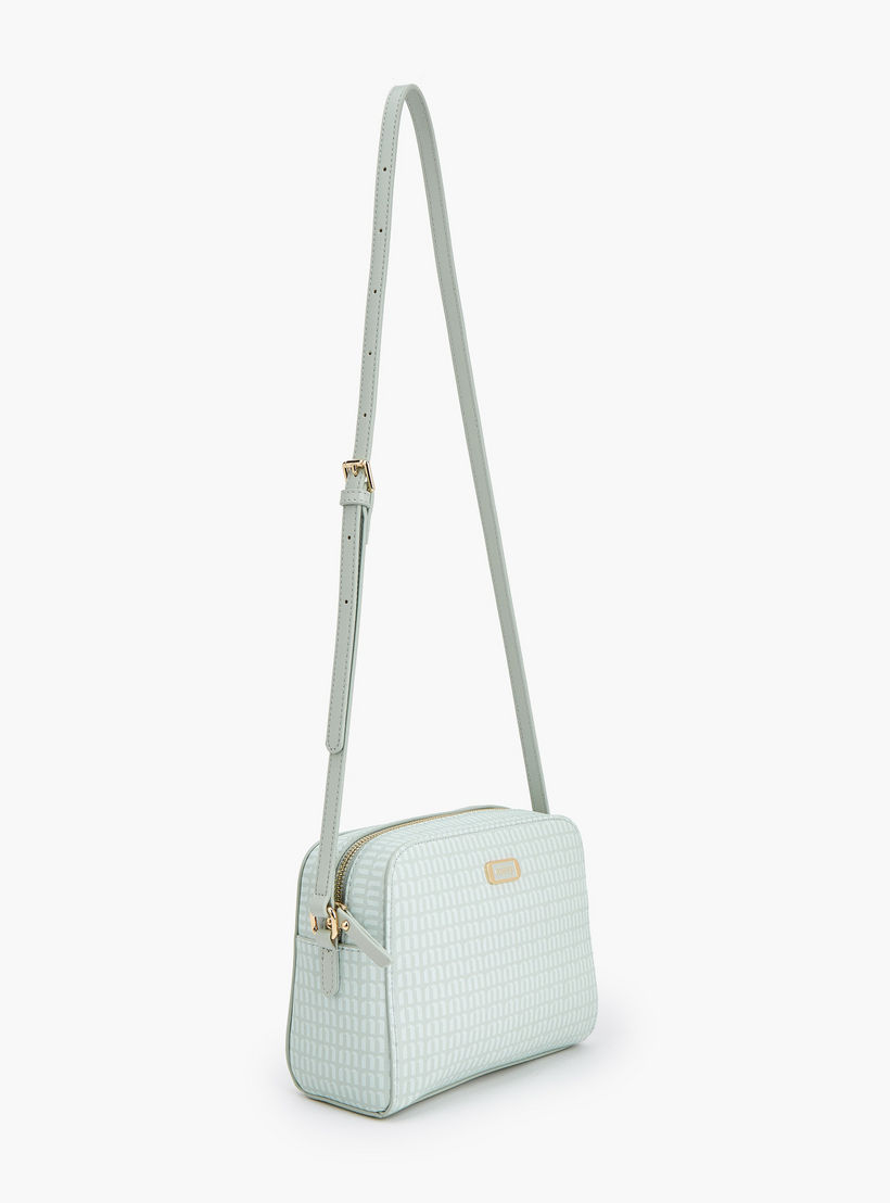 شنطة كروس بودي بطبعات مونوجرام مع حزام قابل للتعديل من ميسي-women-bagsandwallets-handbags-image-5