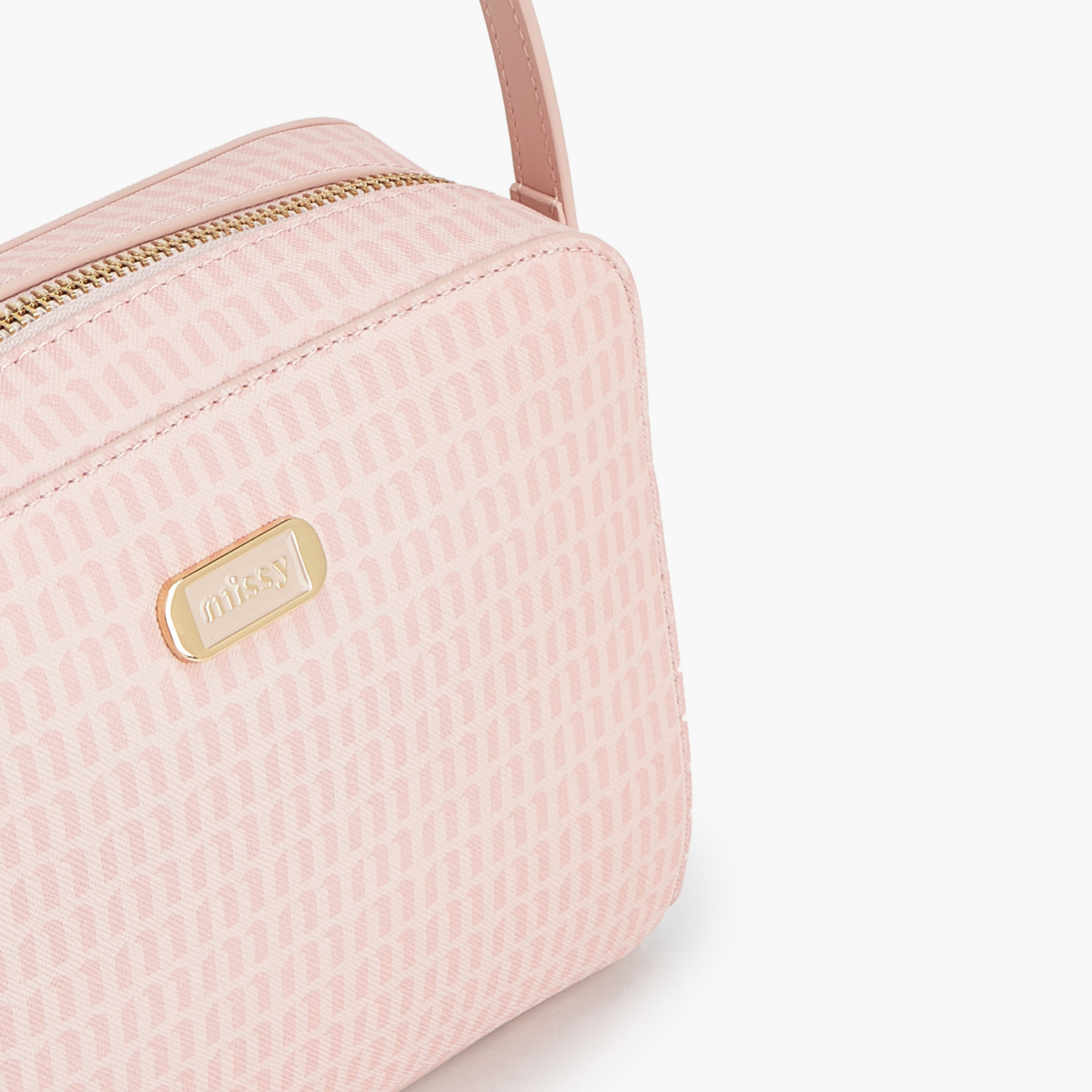 شنطة كروس بودي بطبعات مونوجرام مع حزام قابل للتعديل من ميسي-women-bagsandwallets-handbags-image-4
