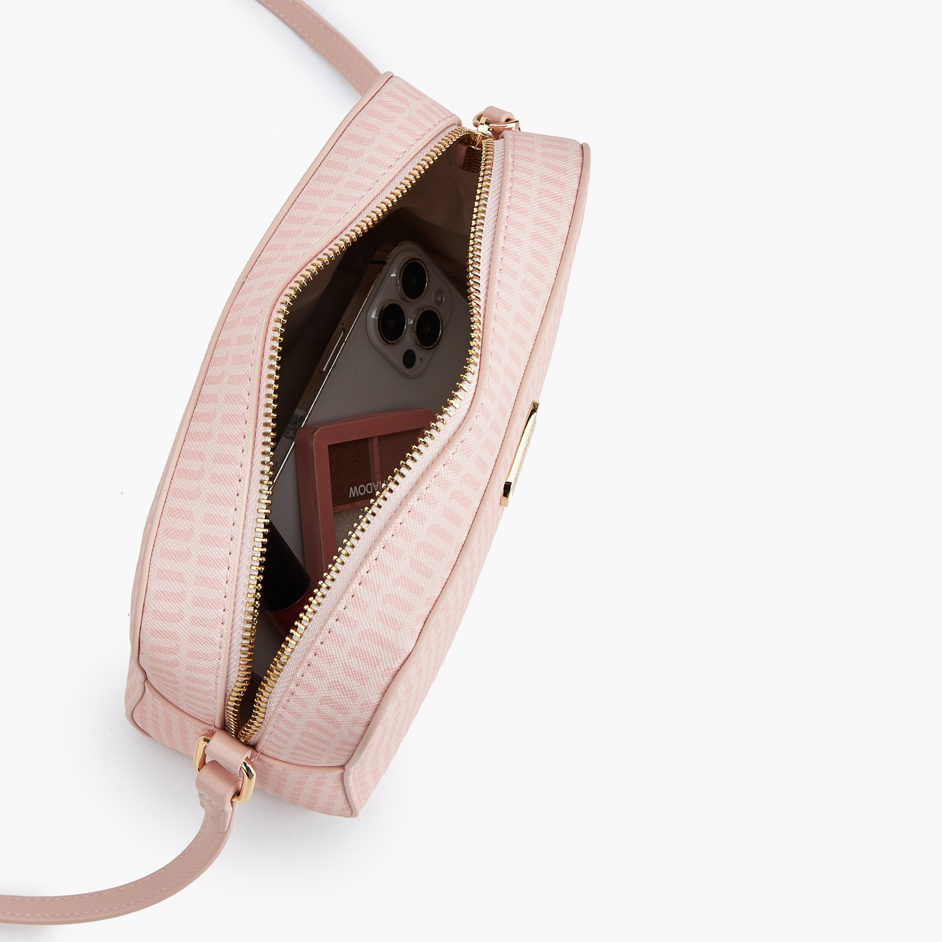 شنطة كروس بودي بطبعات مونوجرام مع حزام قابل للتعديل من ميسي-women-bagsandwallets-handbags-image-8