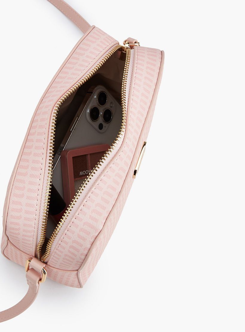 شنطة كروس بودي بطبعات مونوجرام مع حزام قابل للتعديل من ميسي-women-bagsandwallets-handbags-image-8