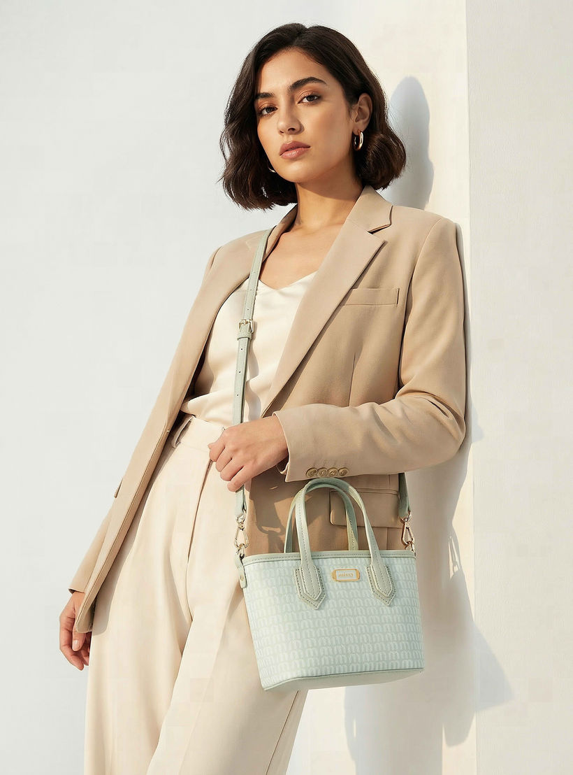 شنطة توتي بطبعات مونوجرام مع حزام قابل للفصل من ميسي-women-bagsandwallets-handbags-image-2