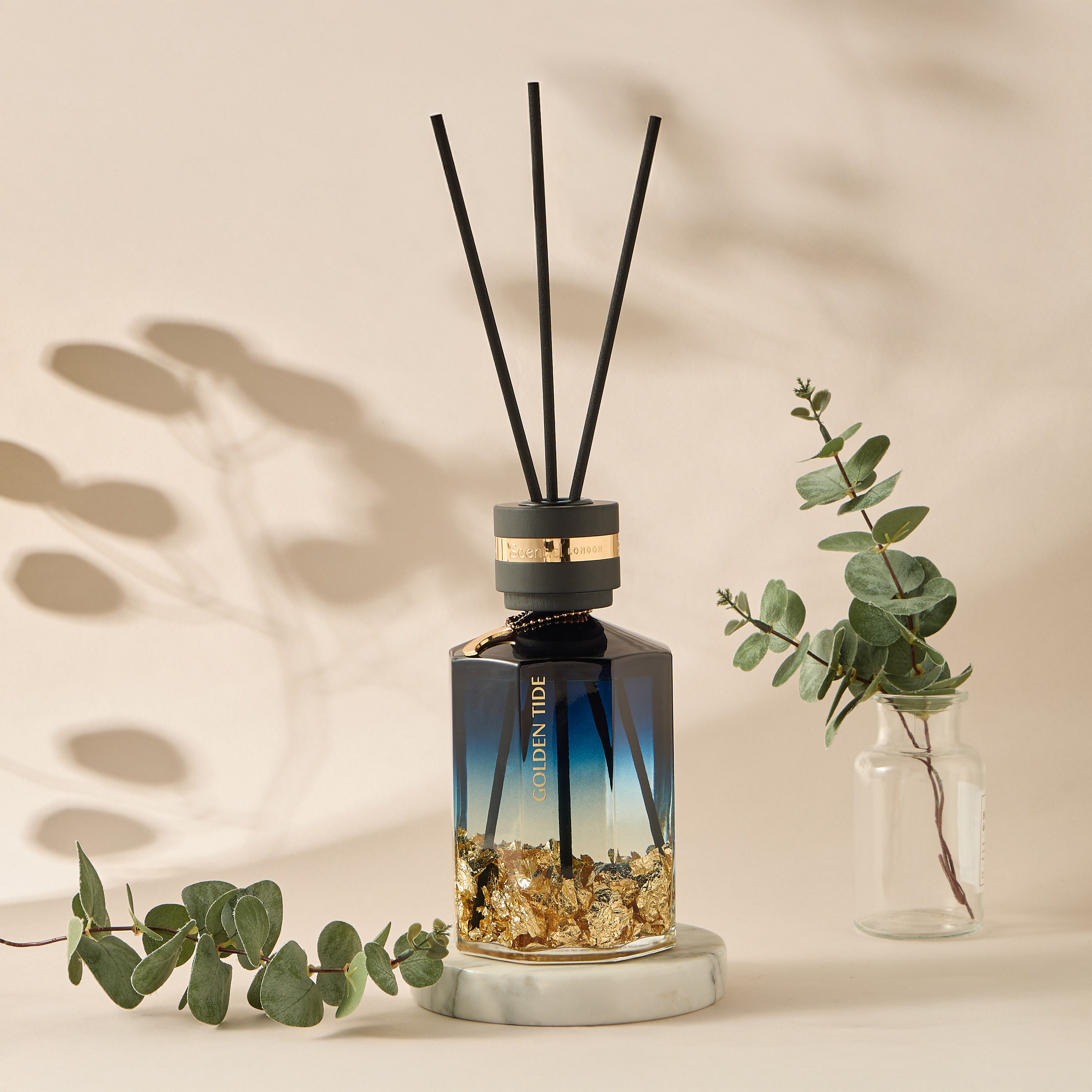 موزع عطور جولدن تايد بأعواد خشبية 900 مل من أوروم - أزرق-household-homefragrance-reeddiffusers-image-1