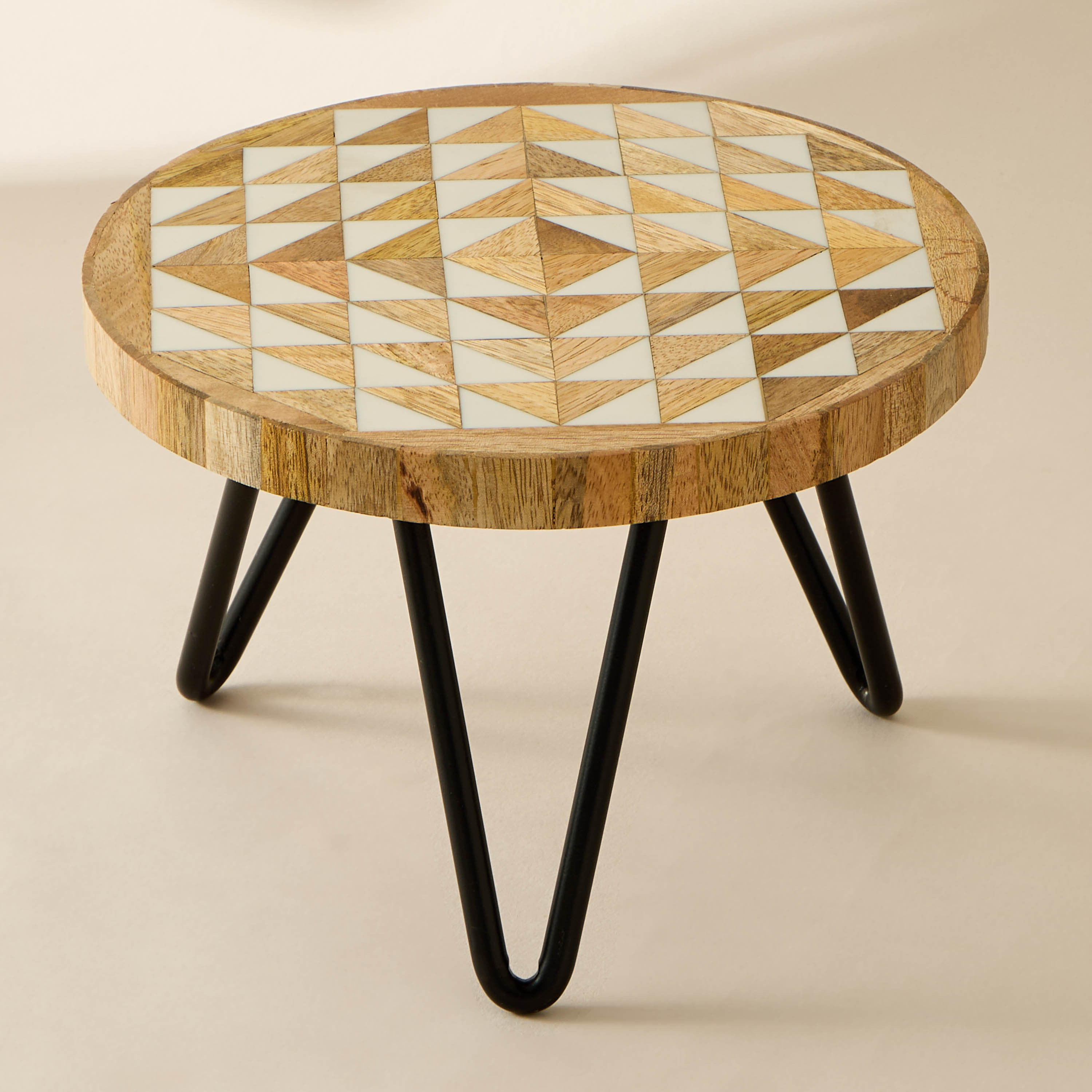 Metal Plant Stand - 20x13 cms-household-gardenandoutdoor-trellisandstands-plantstands-image-2