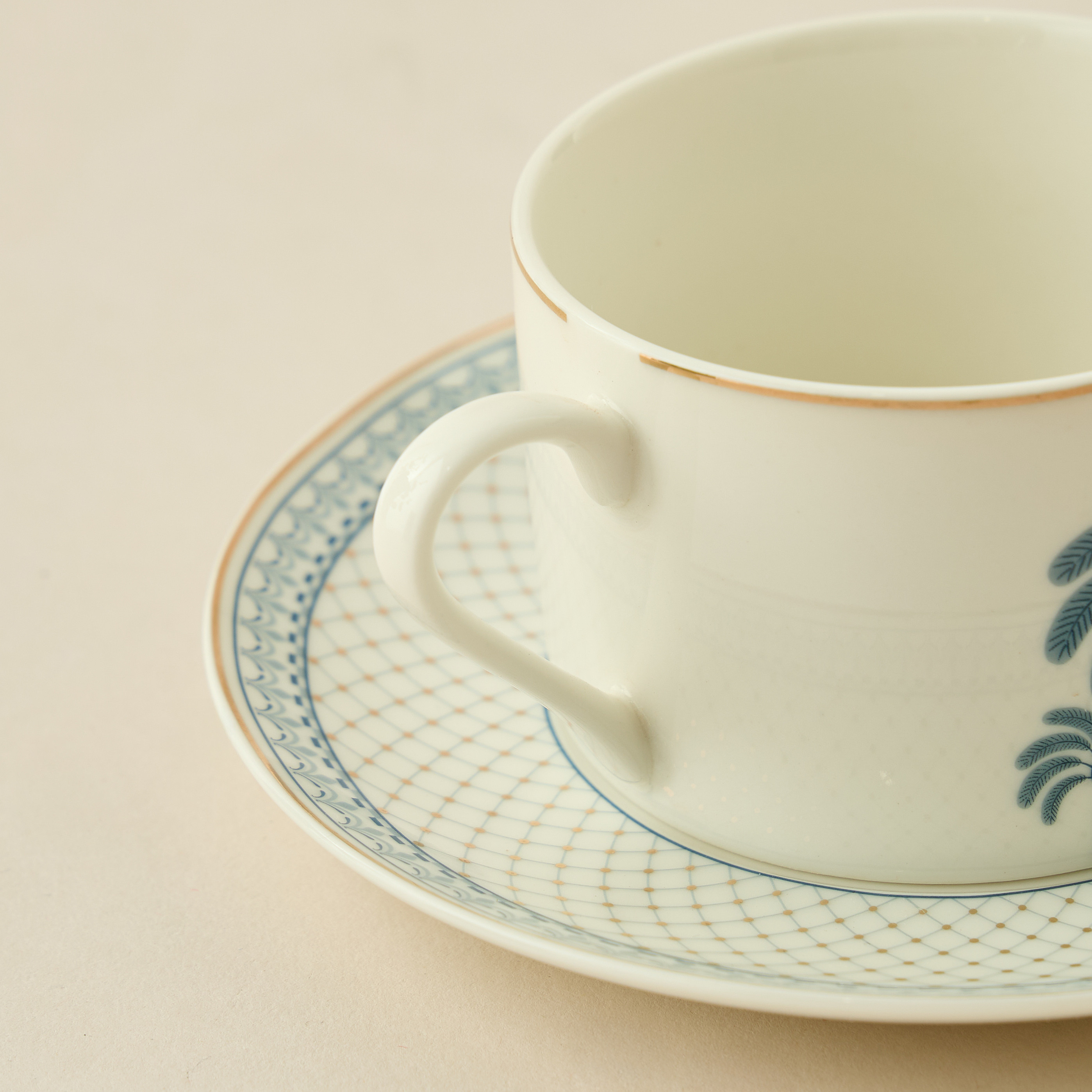 Palm Tree Print 4-Piece Bone China Cup and Saucer Set - 200 ml-household-dining-teaandcoffee-teaandcoffeesets-image-3