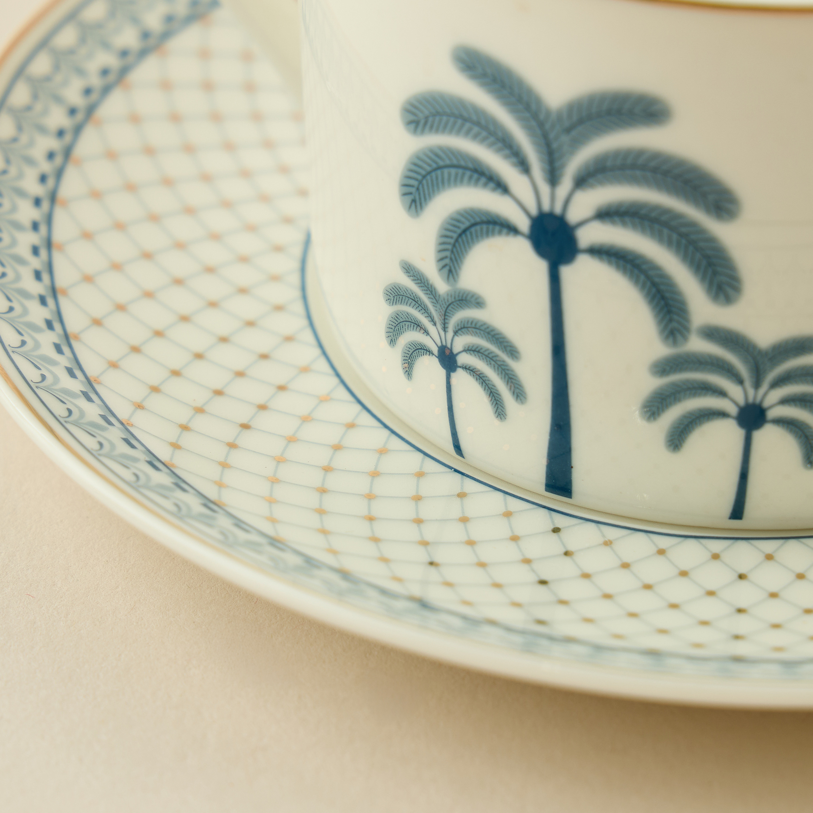 Palm Tree Print 4-Piece Bone China Cup and Saucer Set - 200 ml-household-dining-teaandcoffee-teaandcoffeesets-image-4