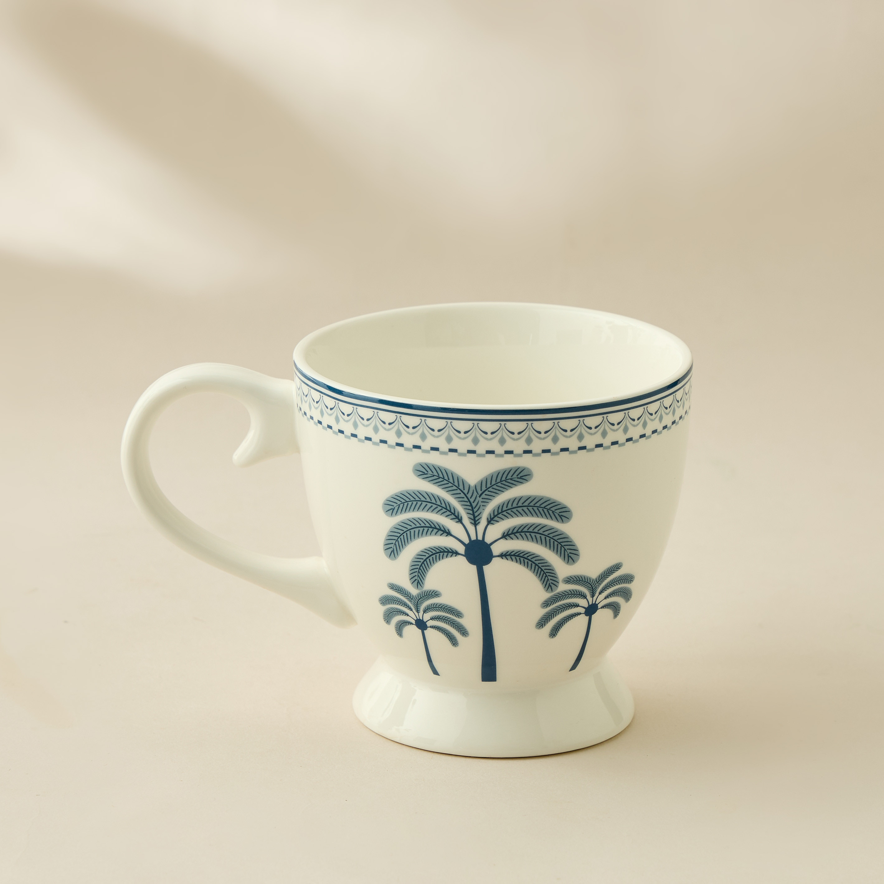 مج خزف صيني بطبعات شجر النخيل - 360 مل-household-dining-teaandcoffee-mugsandcups-image-1