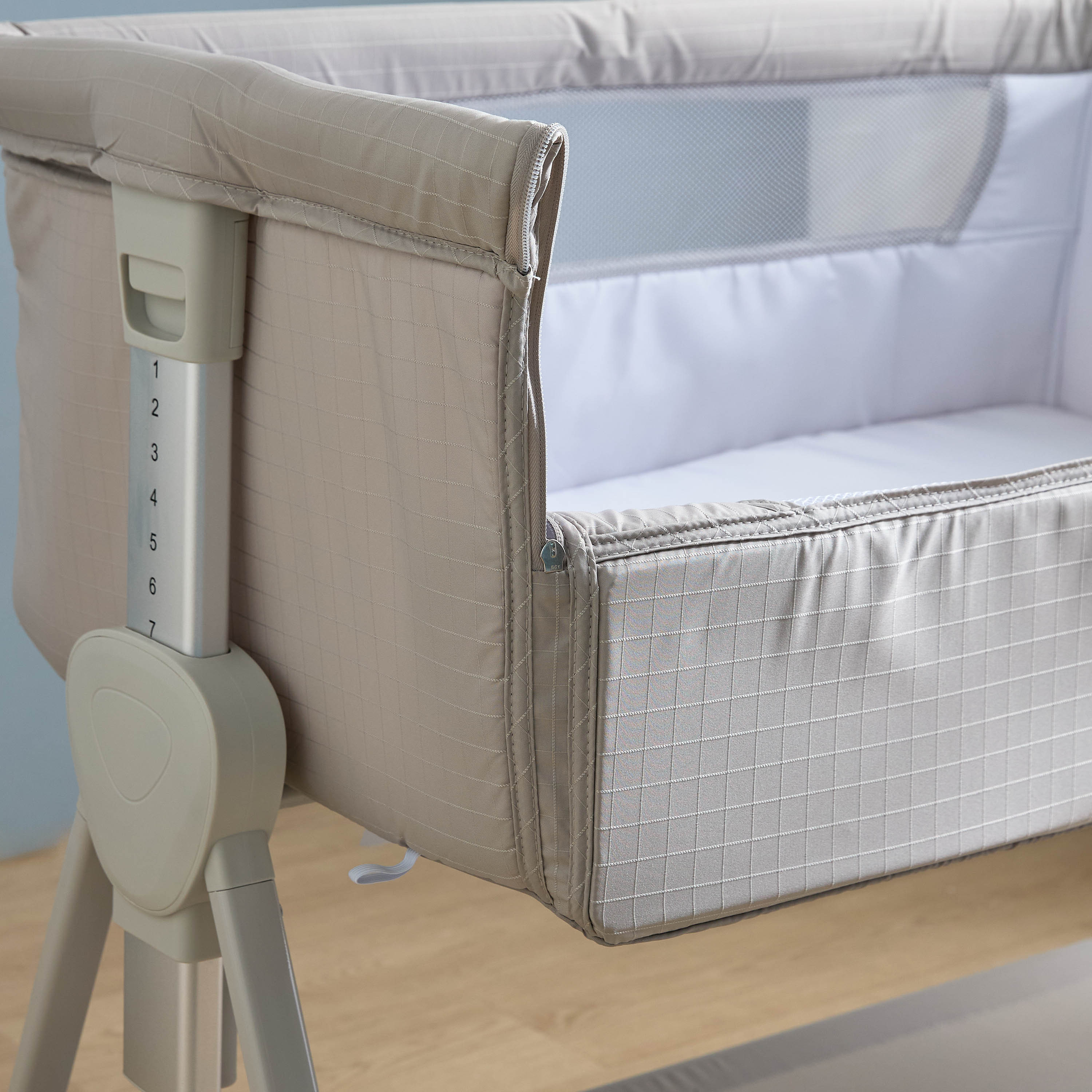 Juniors Percy Baby Bassinet with 7 Adjustable Heights-baby-nursery-furniture-cribsandbeds-bassinets-image-12