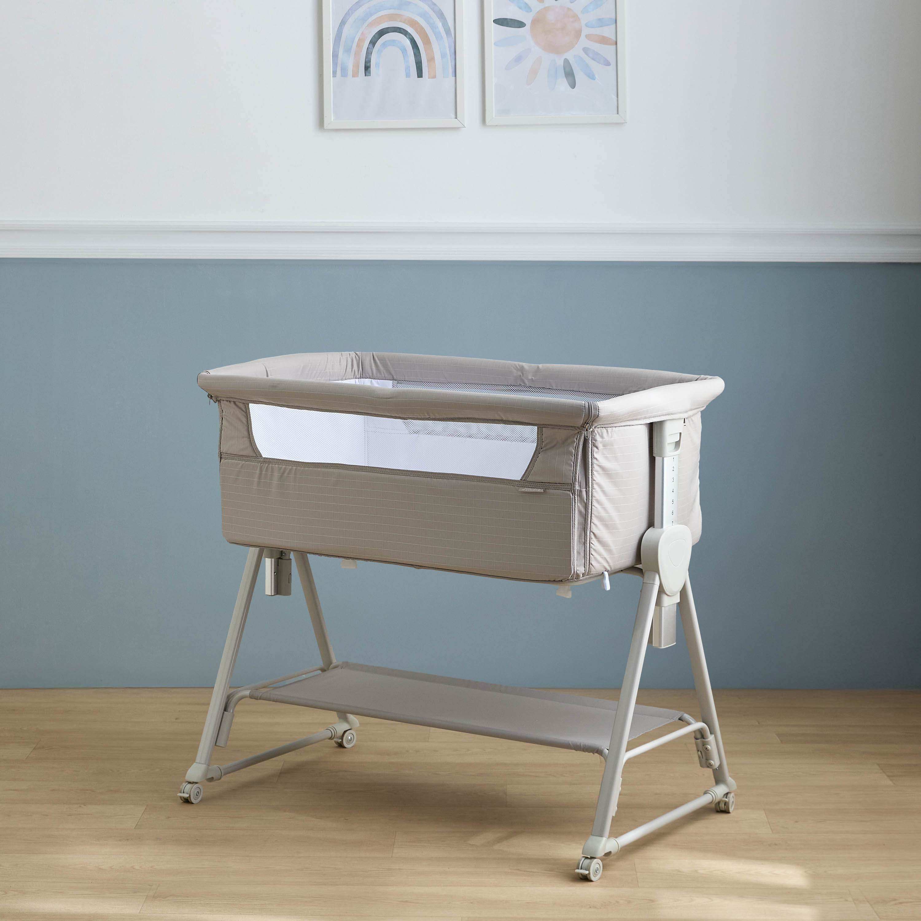 Juniors Percy Baby Bassinet with 7 Adjustable Heights-baby-nursery-furniture-cribsandbeds-bassinets-image-2