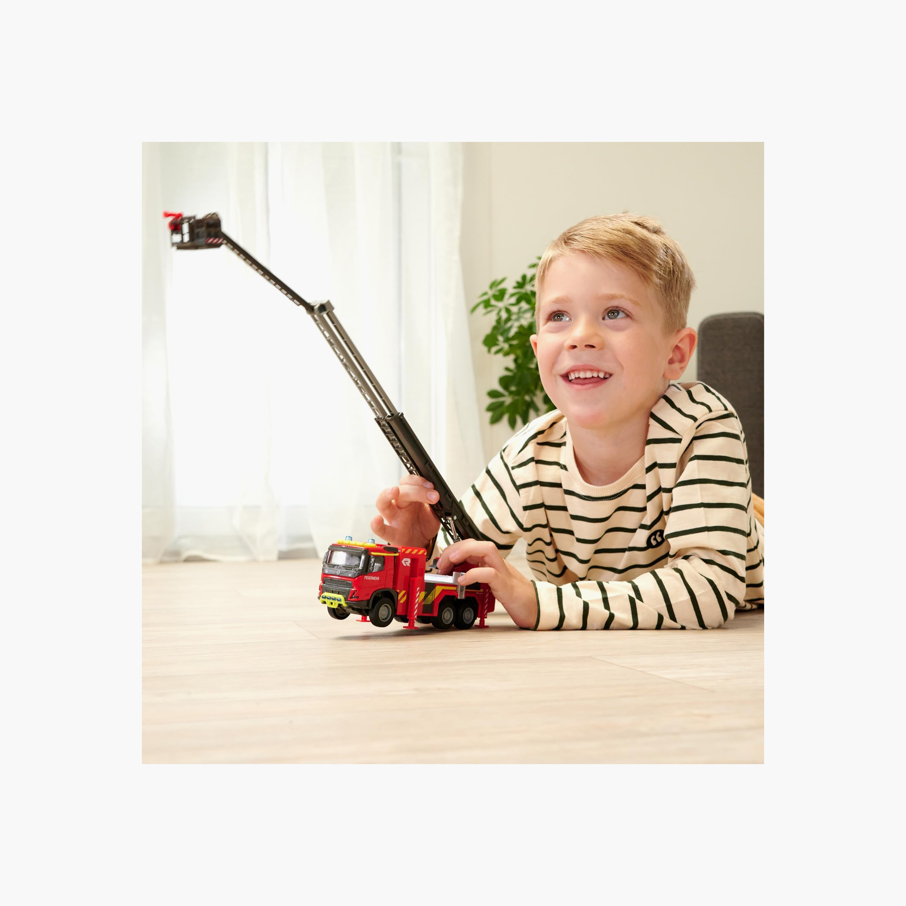 Majorette Volvo FMX Truck Fire Engine-toys-playvehicles-diecastcars-image-6