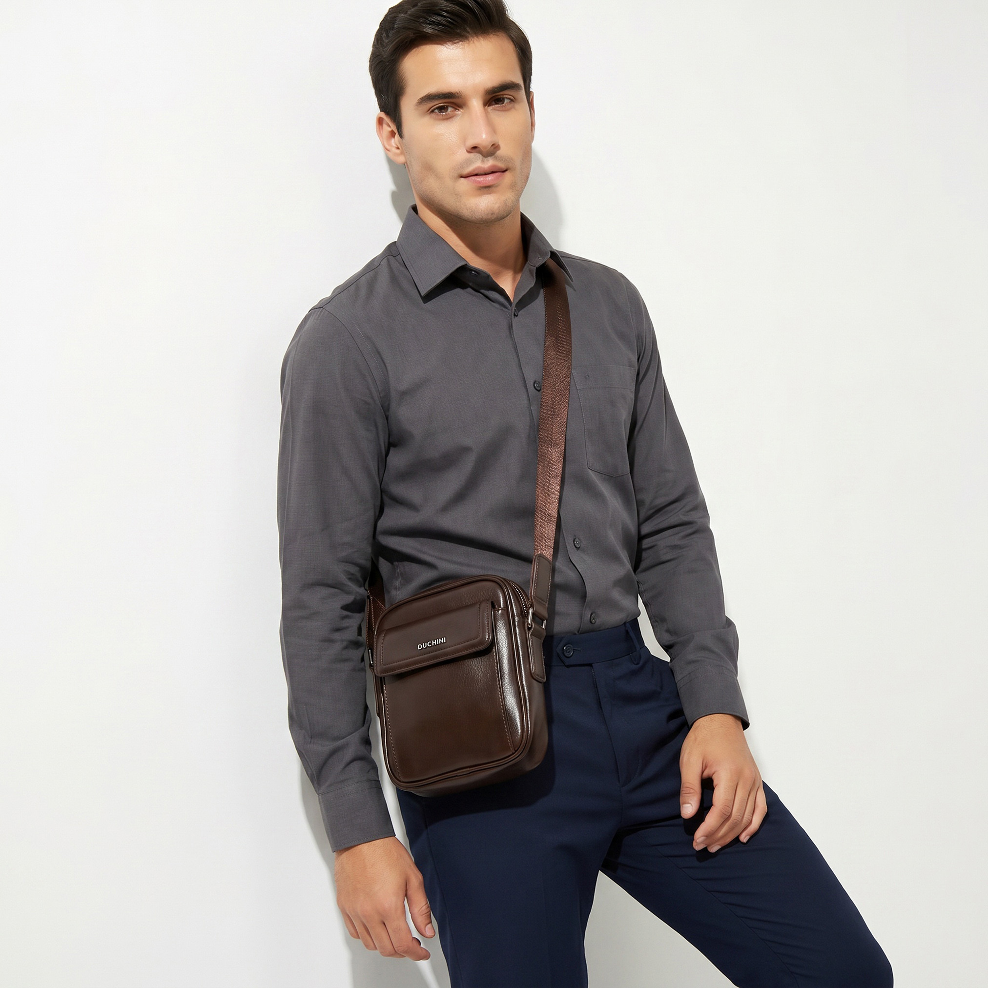 شنطة كروس بودي بحزام قابل للتعديل للرجال من دوتشيني-travel-accessories-image-2