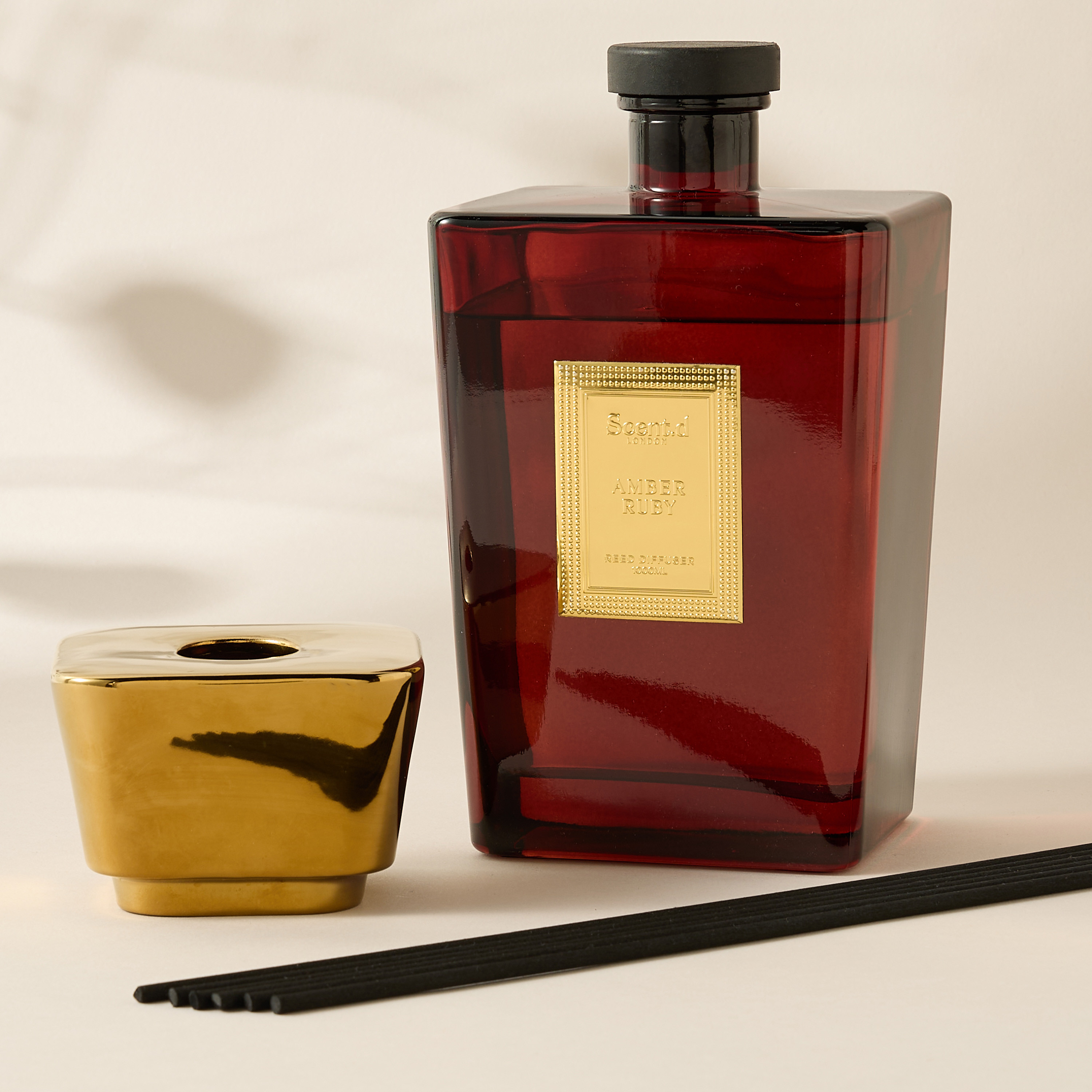 Scent.d London Maison Essence Amber Ruby Reed Diffuser - 1 L-household-homefragrance-reeddiffusers-image-2
