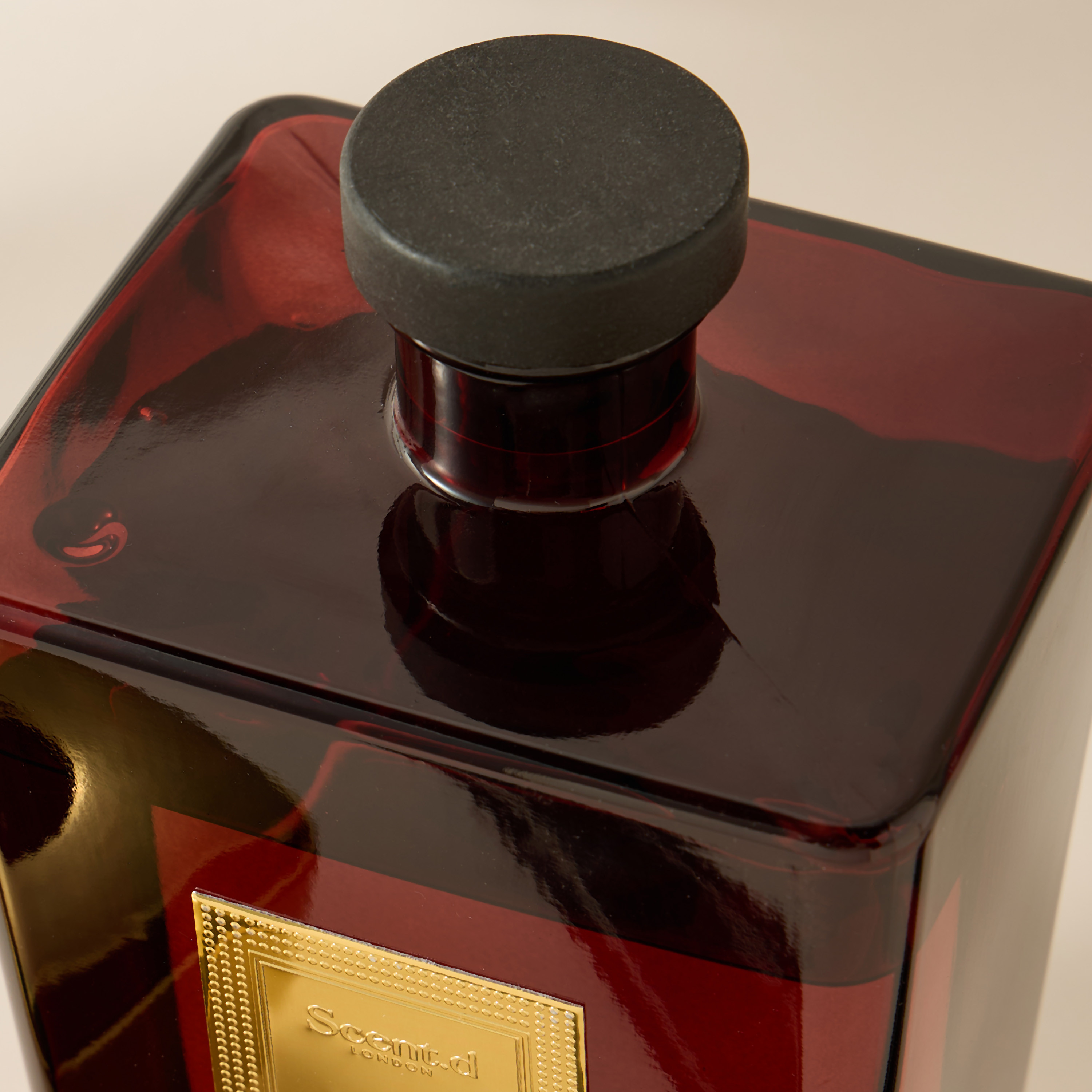 Scent.d London Maison Essence Amber Ruby Reed Diffuser - 1 L-household-homefragrance-reeddiffusers-image-4