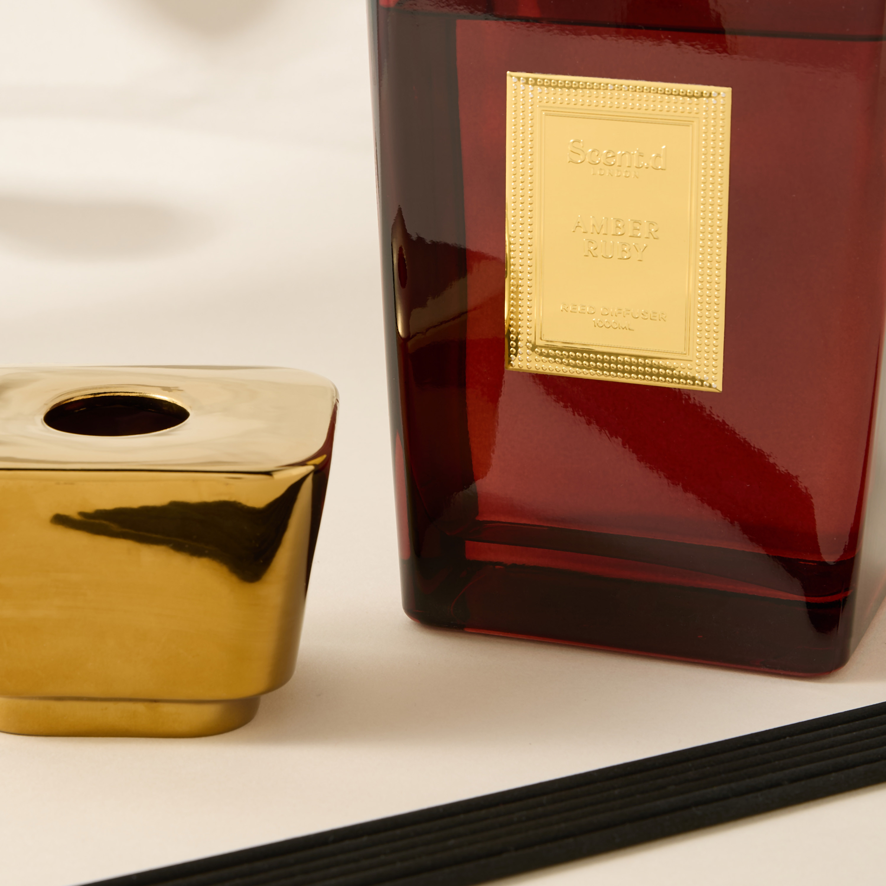 Scent.d London Maison Essence Amber Ruby Reed Diffuser - 1 L-household-homefragrance-reeddiffusers-image-5