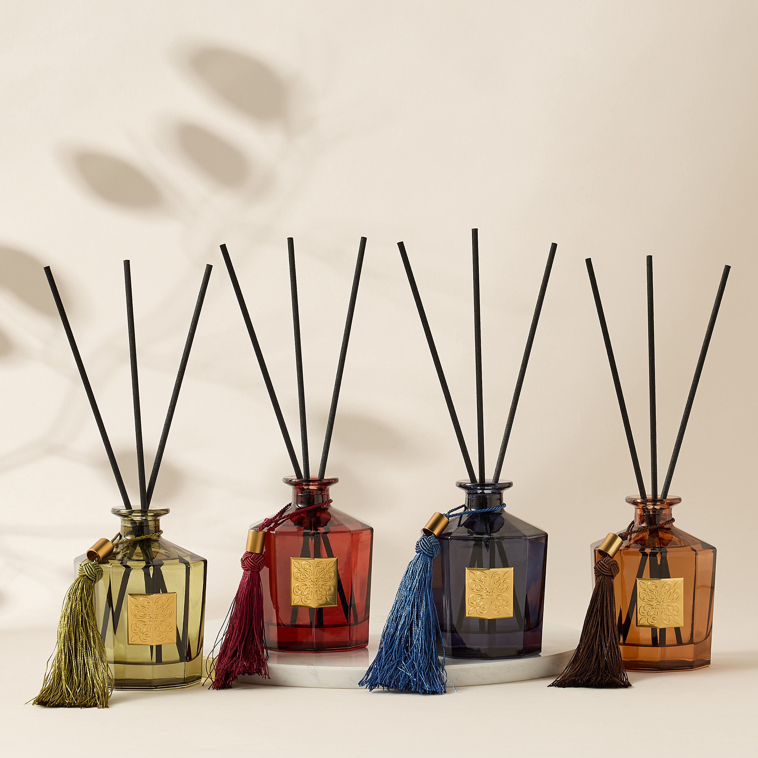 Scent.d London Imperial Essence Majestic Oud Reed Diffuser - 250 ml-household-homefragrance-reeddiffusers-image-6