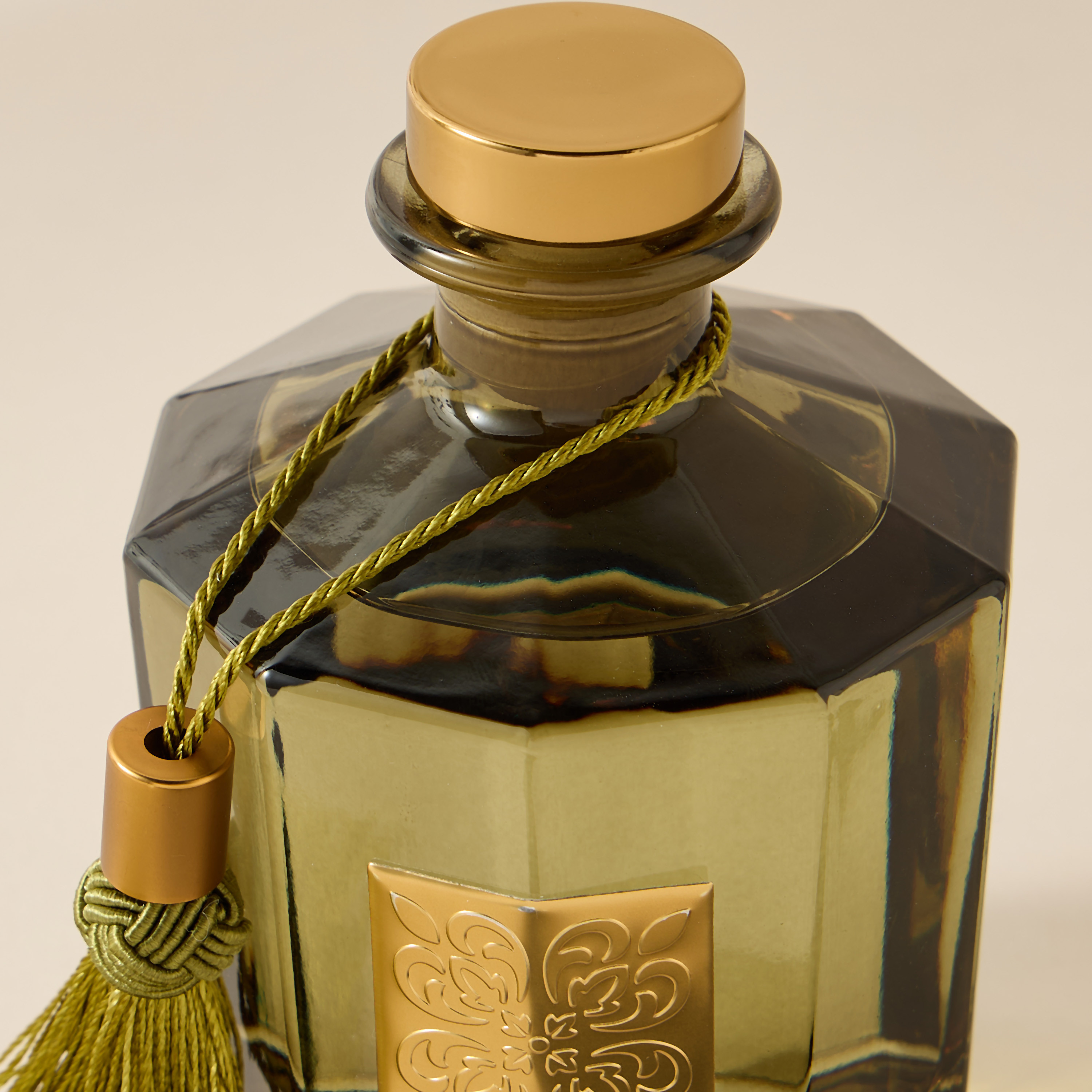 Scent.d London Imperial Essence Arabian Bloom Reed Diffuser - 250 ml-household-homefragrance-reeddiffusers-image-4