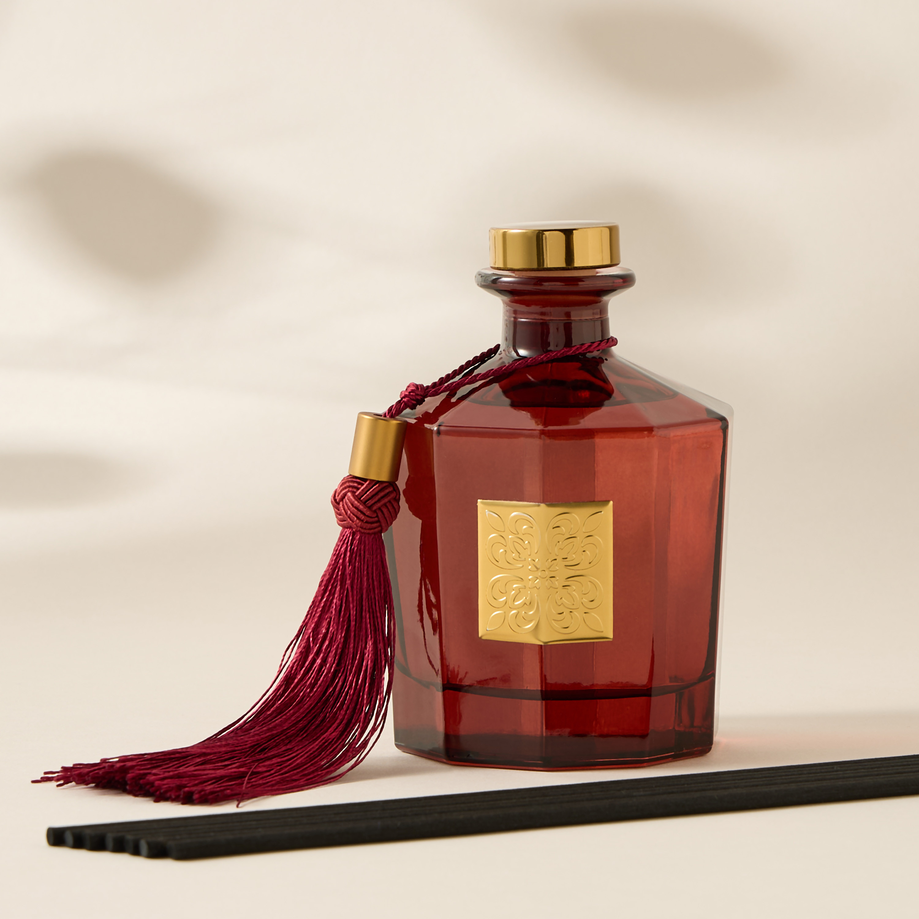 Scent.d London Imperial Essence Amber Ruby Reed Diffuser - 250 ml-household-homefragrance-reeddiffusers-image-2