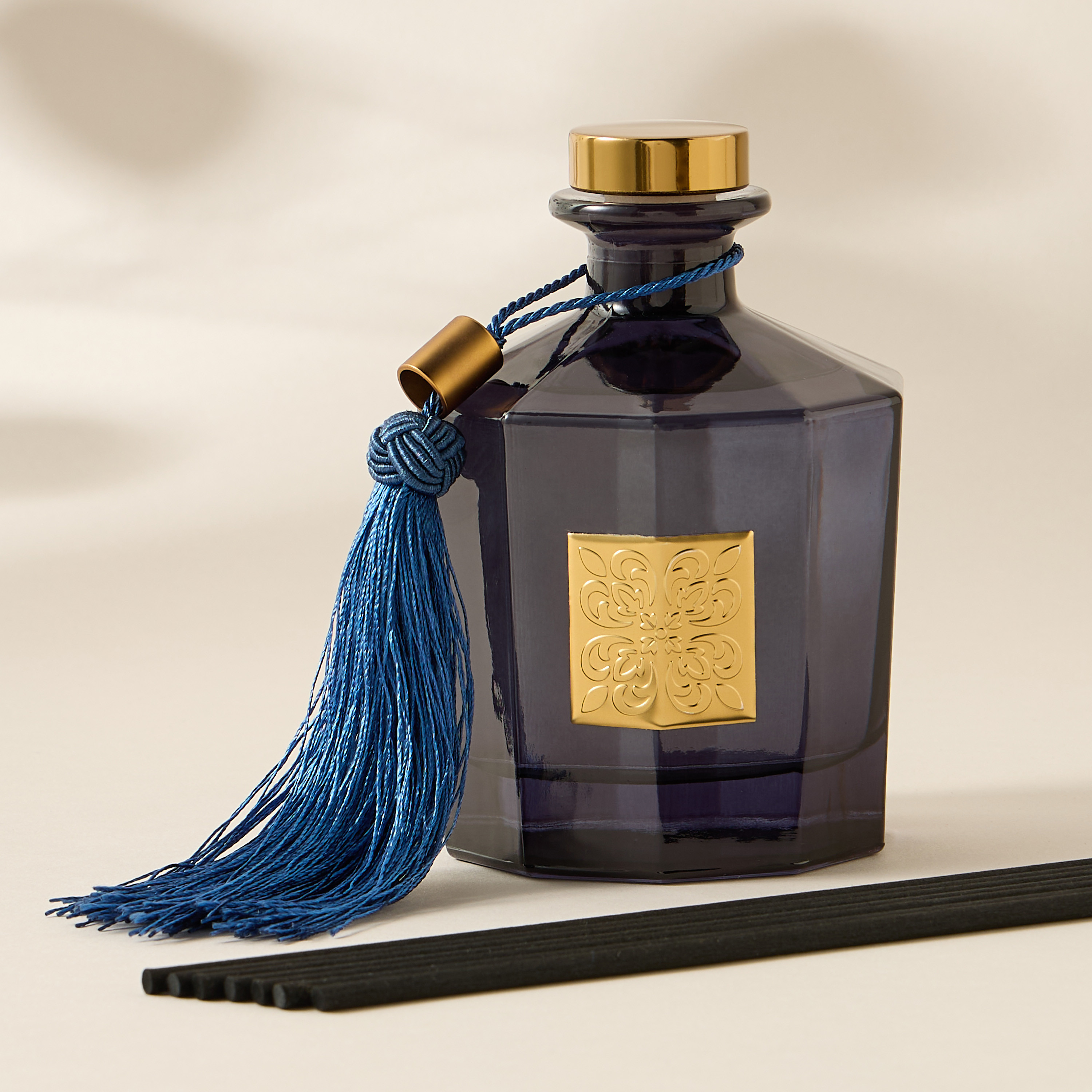 موزع عطور سافرون بلوم بالأعواد الخشبية إمبريال إيسنس من سنت.دي لندن - 250 مل-household-homefragrance-reeddiffusers-image-2