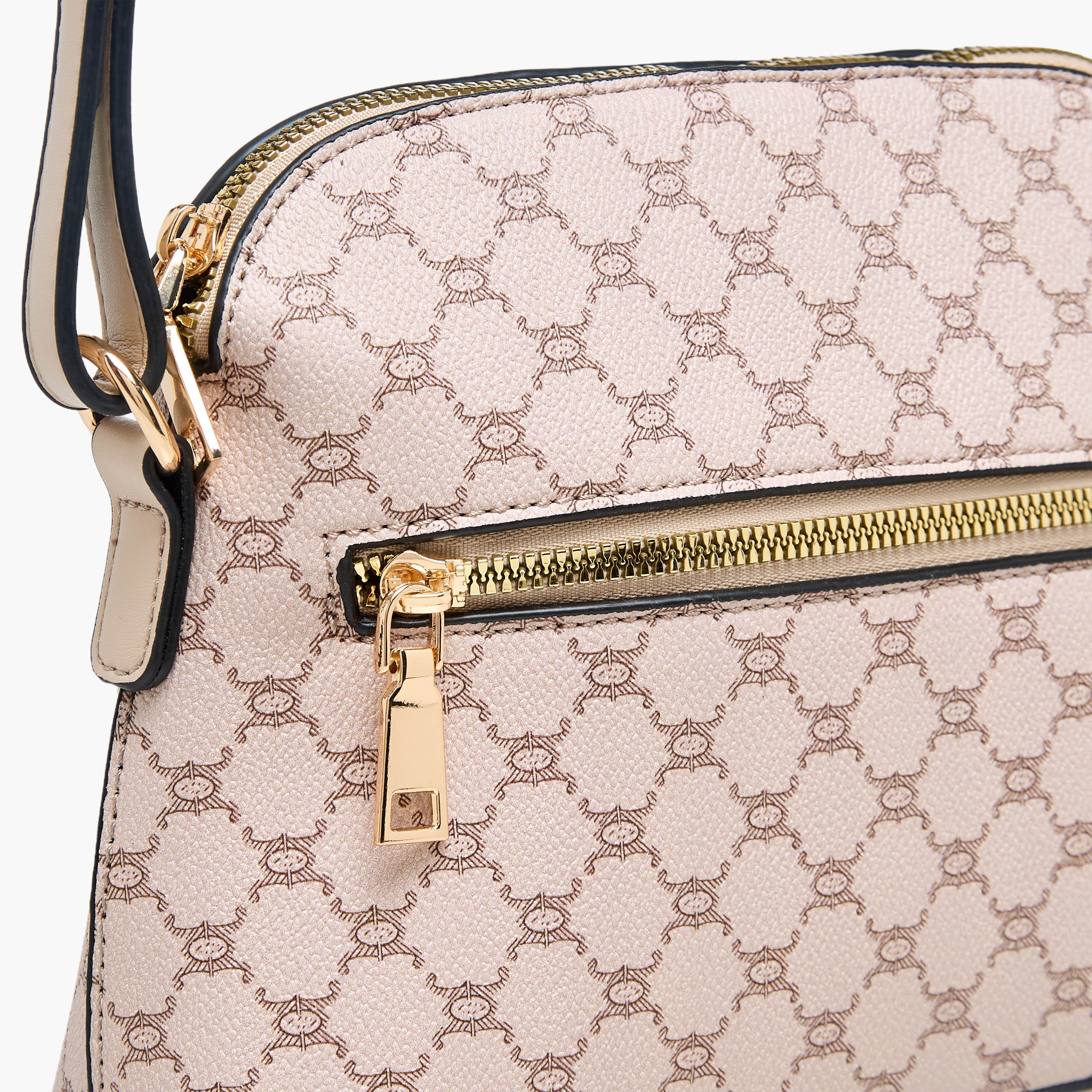 شنطة كروس بودي بسحاب إغلاق وطبعات مونوجرام من أدور توم-women-bagsandwallets-handbags-image-5
