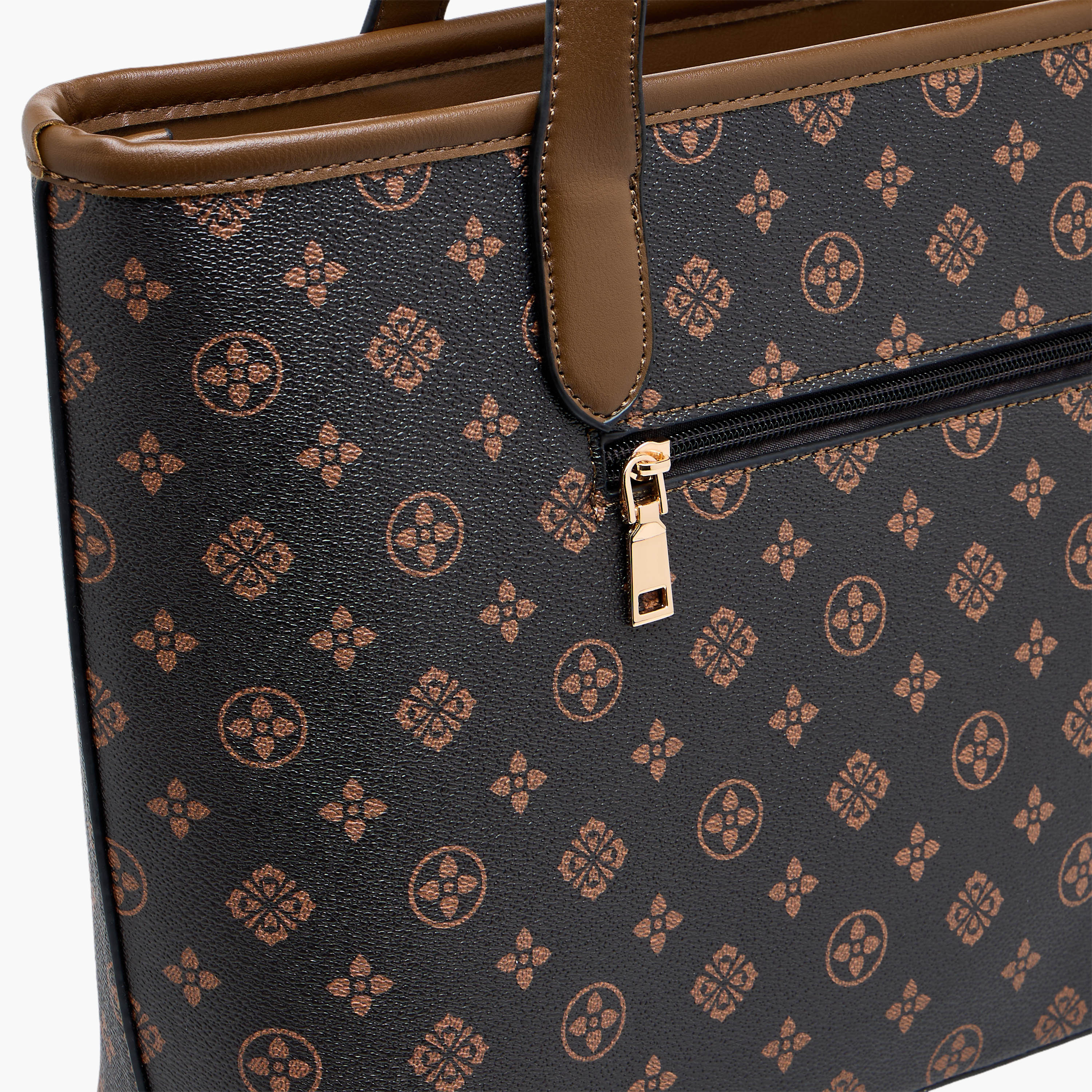 شنطة توت بمقابض مزدوجة وطبعات مونوجرام من أدور توم-women-bagsandwallets-handbags-image-6