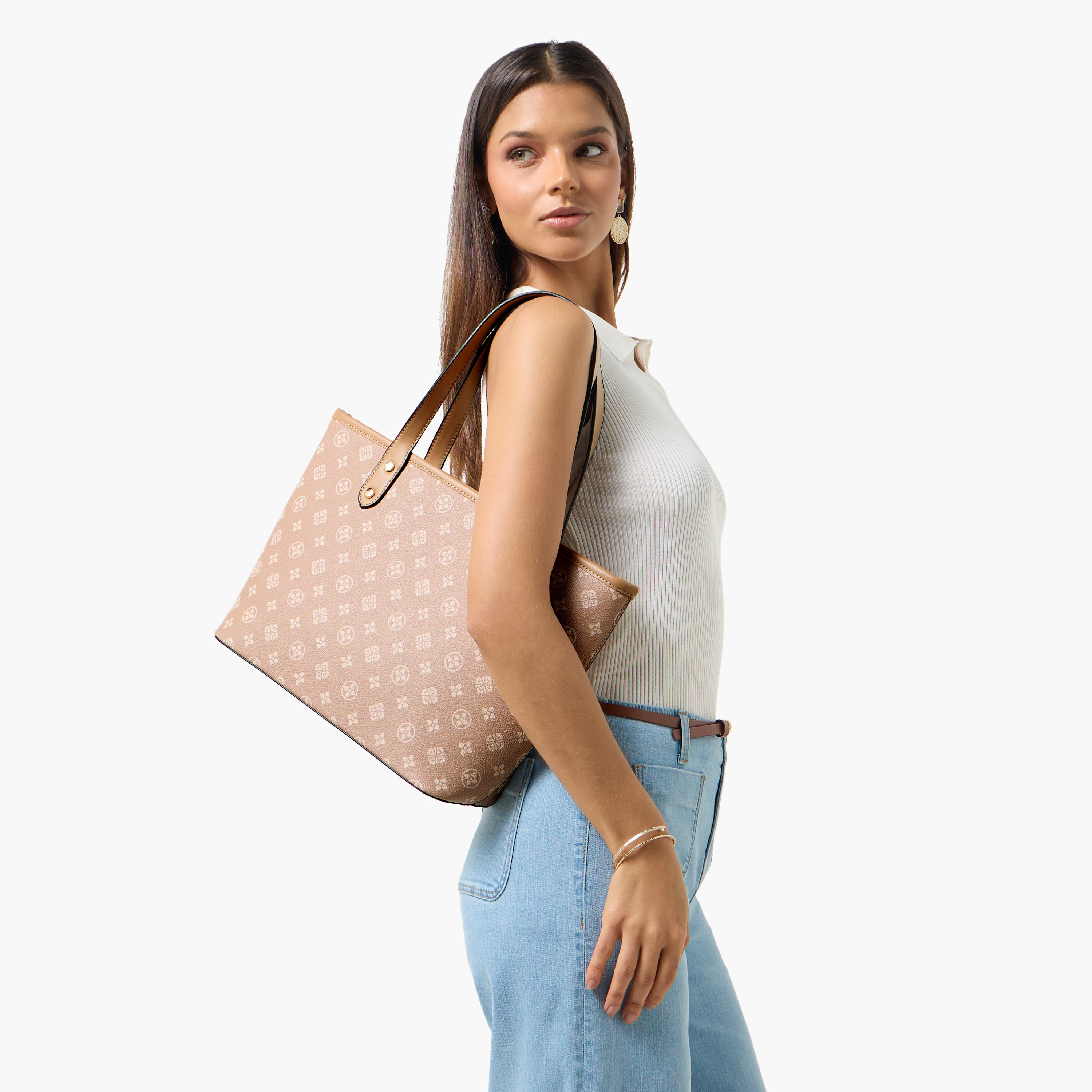 شنطة توت بمقابض مزدوجة وطبعات مونوجرام من أدور توم-women-bagsandwallets-handbags-image-2