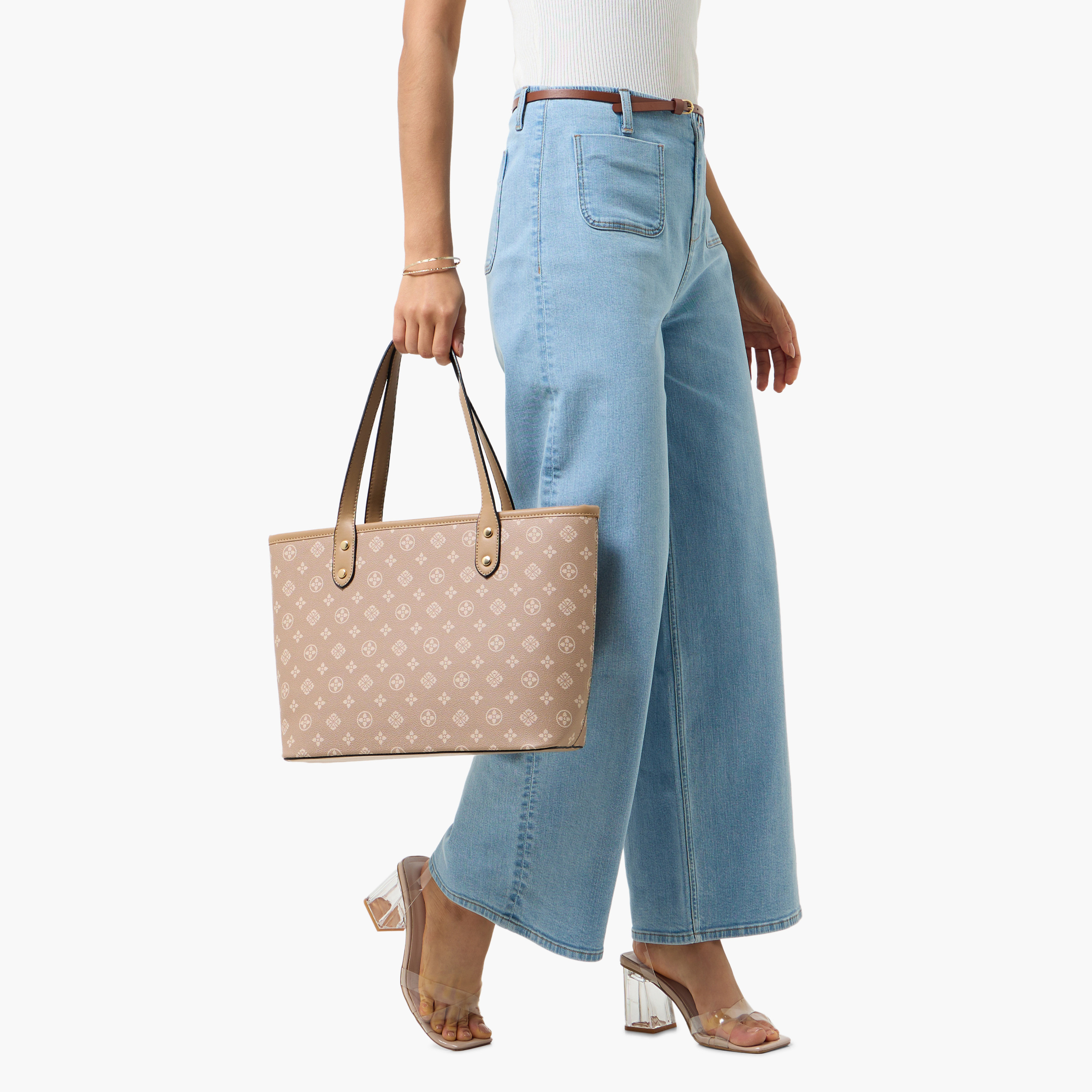 شنطة توت بمقابض مزدوجة وطبعات مونوجرام من أدور توم-women-bagsandwallets-handbags-image-8