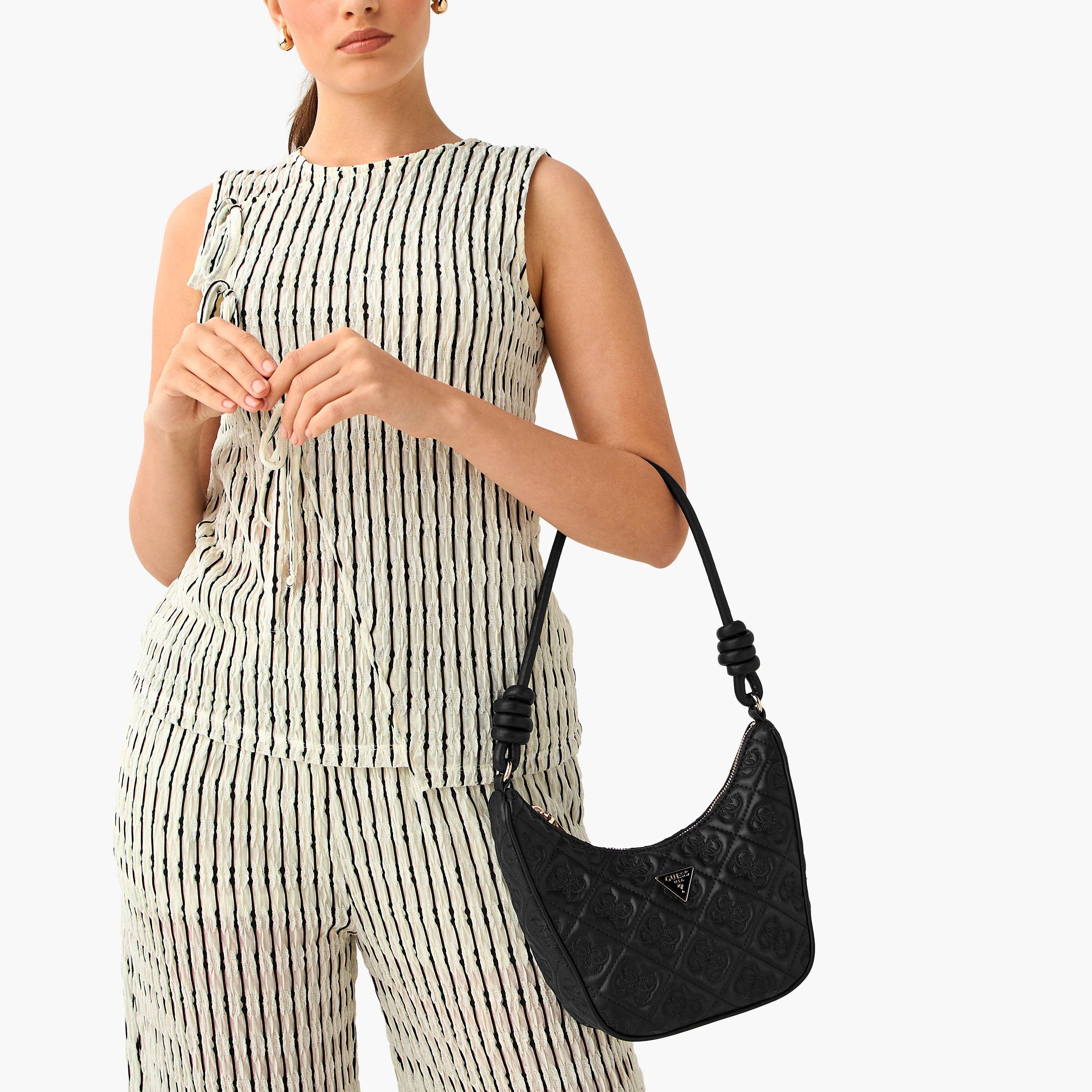 حقيبة هوبو Guess أديلاسيا المبطنة بمقبض واحد مع إغلاق بسحاب وحزام كتف-women-bagsandwallets-handbags-image-2