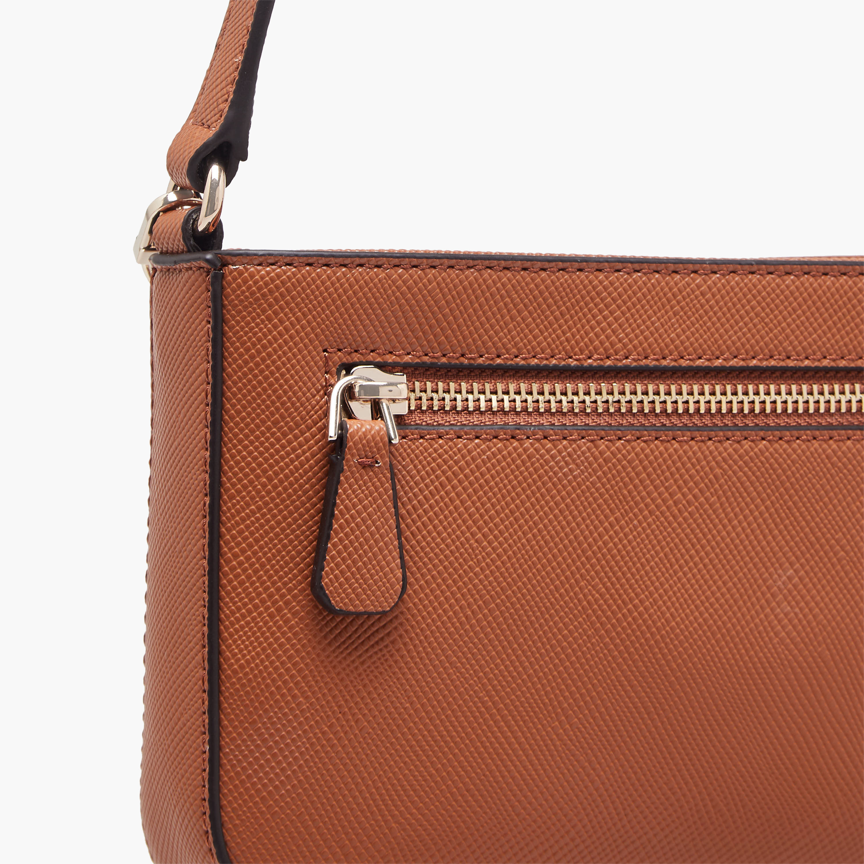 شنطة كتف بارزة الملمس بتفاصيل سلسلة نويل II من جيس-women-bagsandwallets-handbags-image-6